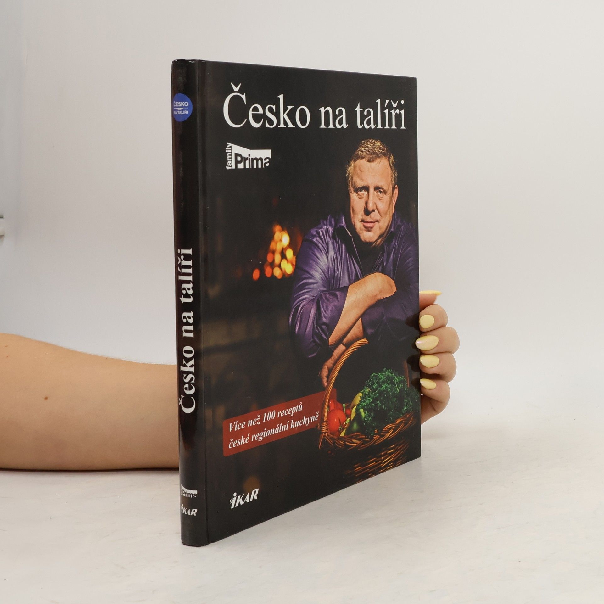 Marie Formáčková Česko na talíři: Více než 100 receptů české regionální kuchyně a několik mezinárodních specialit VIP hostů