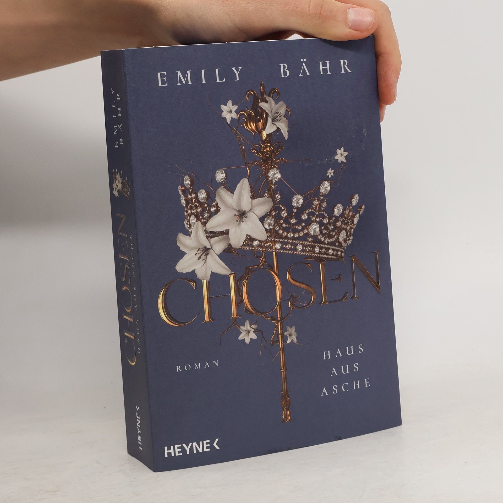 Emily Bähr Chosen - Haus aus Asche