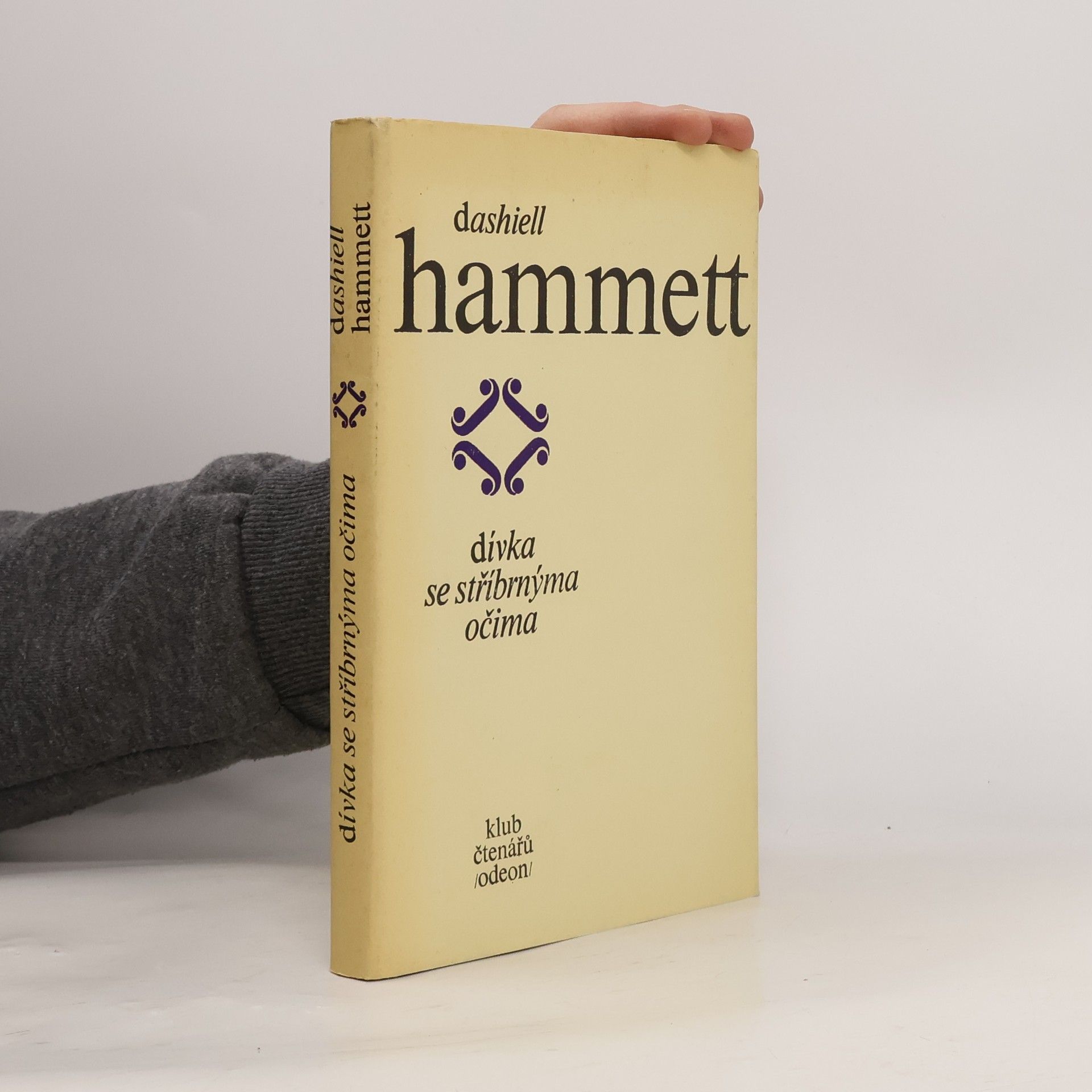 Dashiell Hammett Dívka se stříbrnýma očima