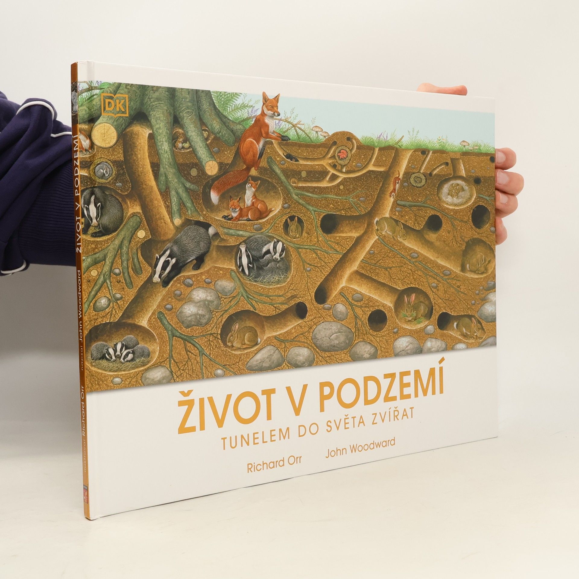 Joyce Pope Život v podzemí