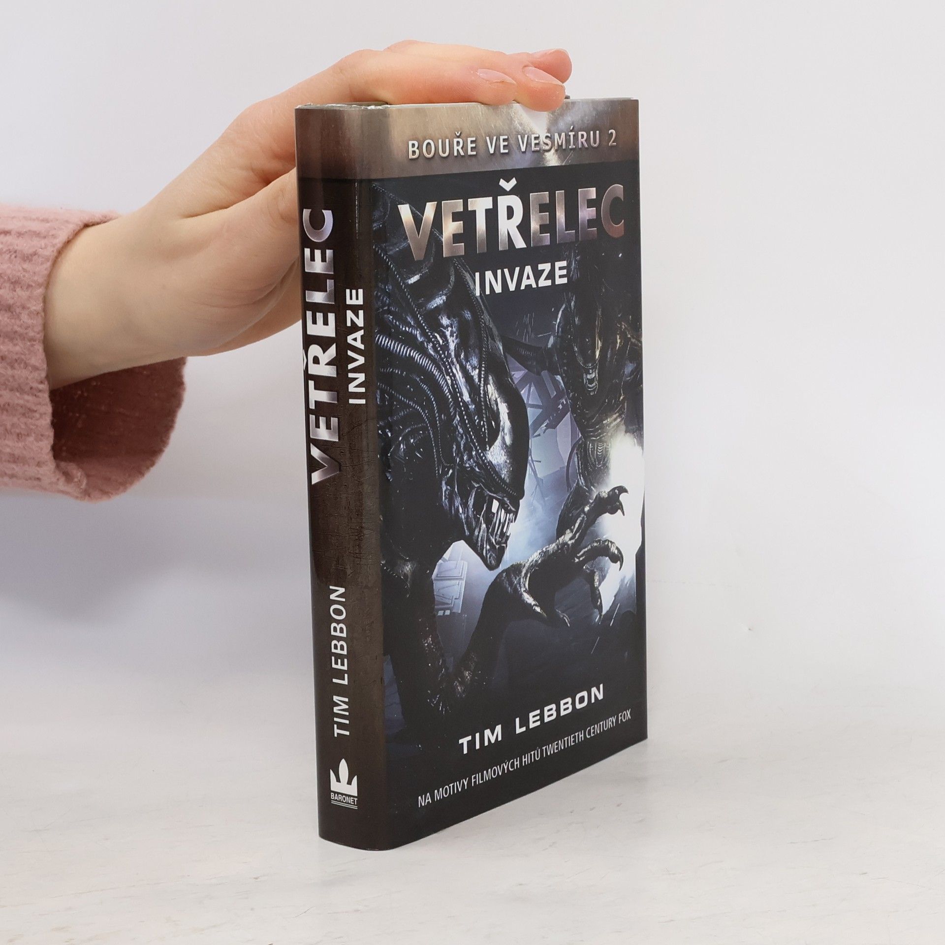 Tim Lebbon Bouře ve vesmíru 2, Vetřelec - Invaze