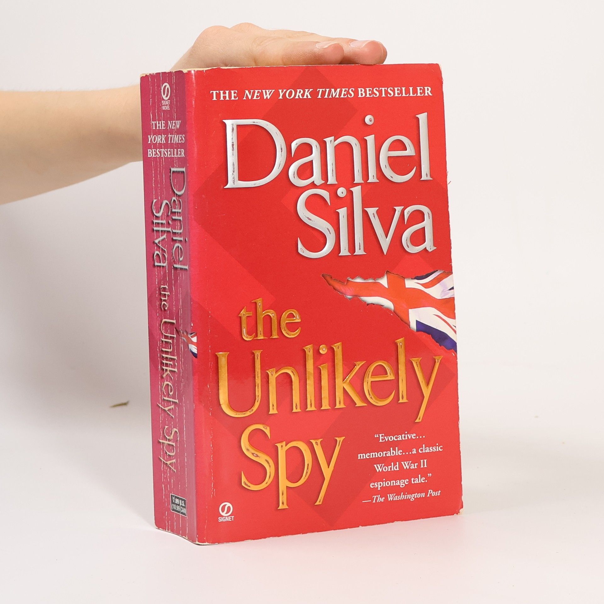 Daniel Silva The Unlikely Spy. Double Cross - Falsches Spiel, englische Ausgabe