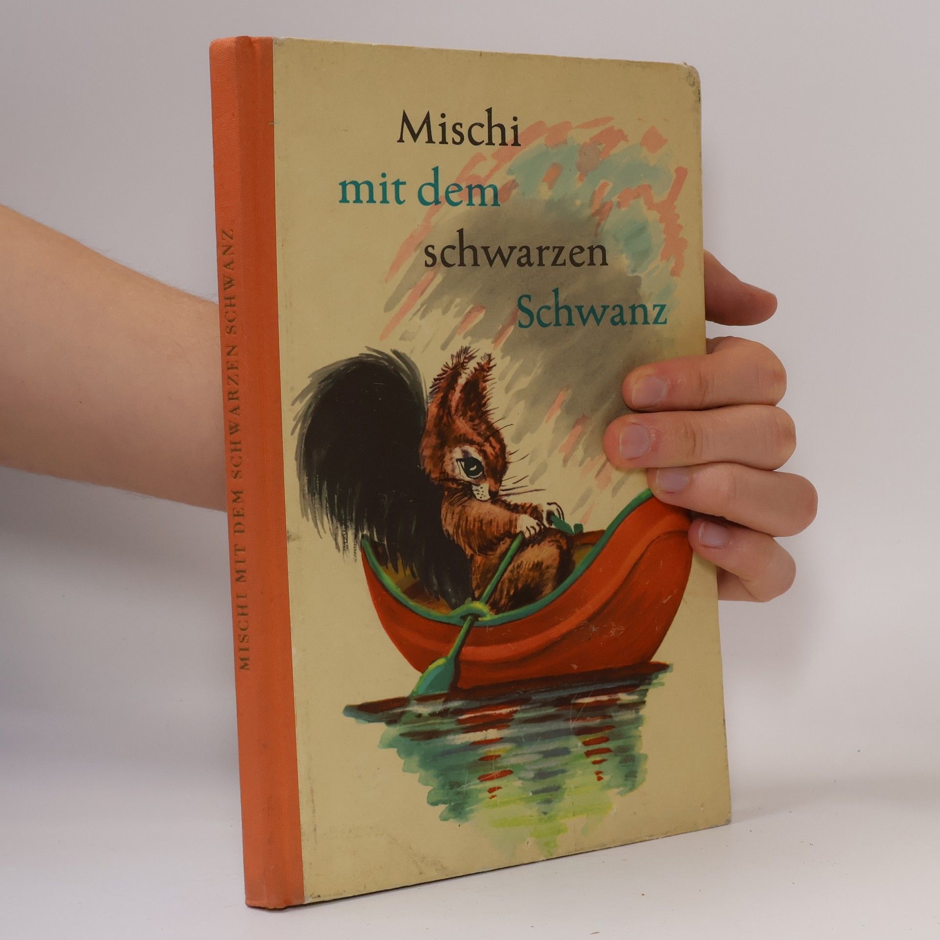 Mischi mit dem schwarzen Schwanz