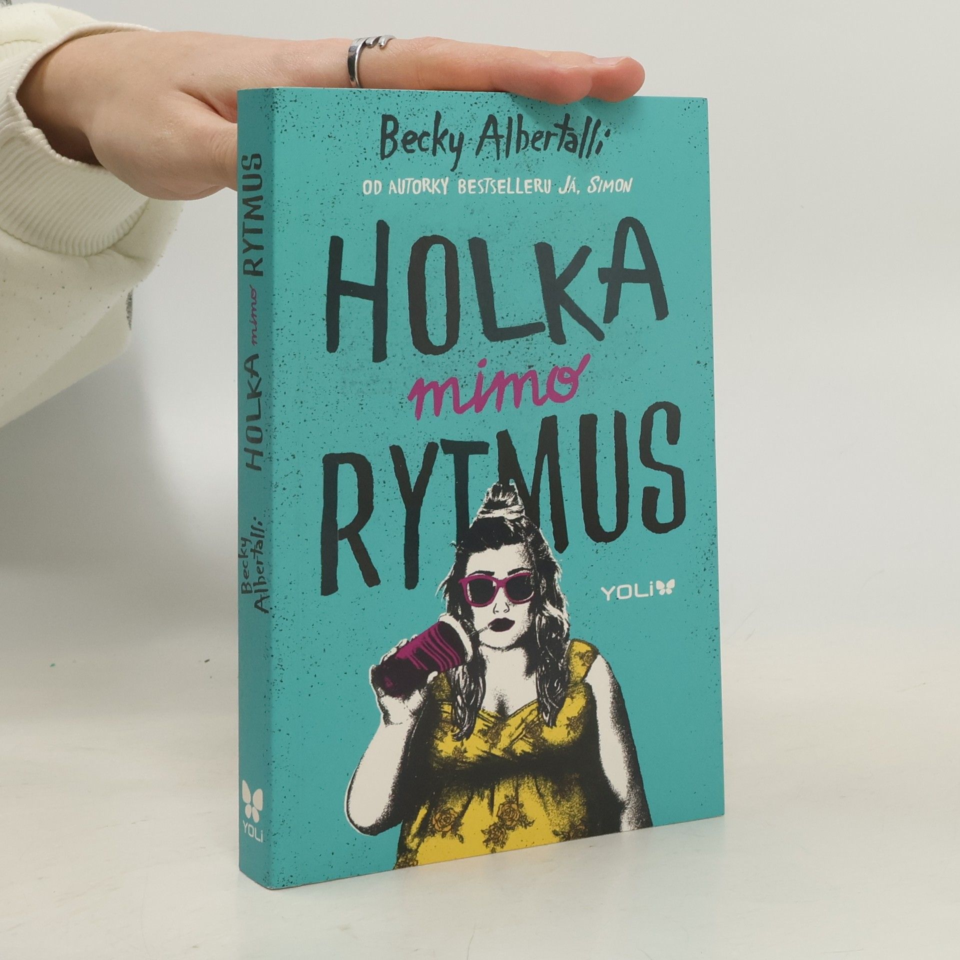 Becky Albertalli Holka mimo rytmus