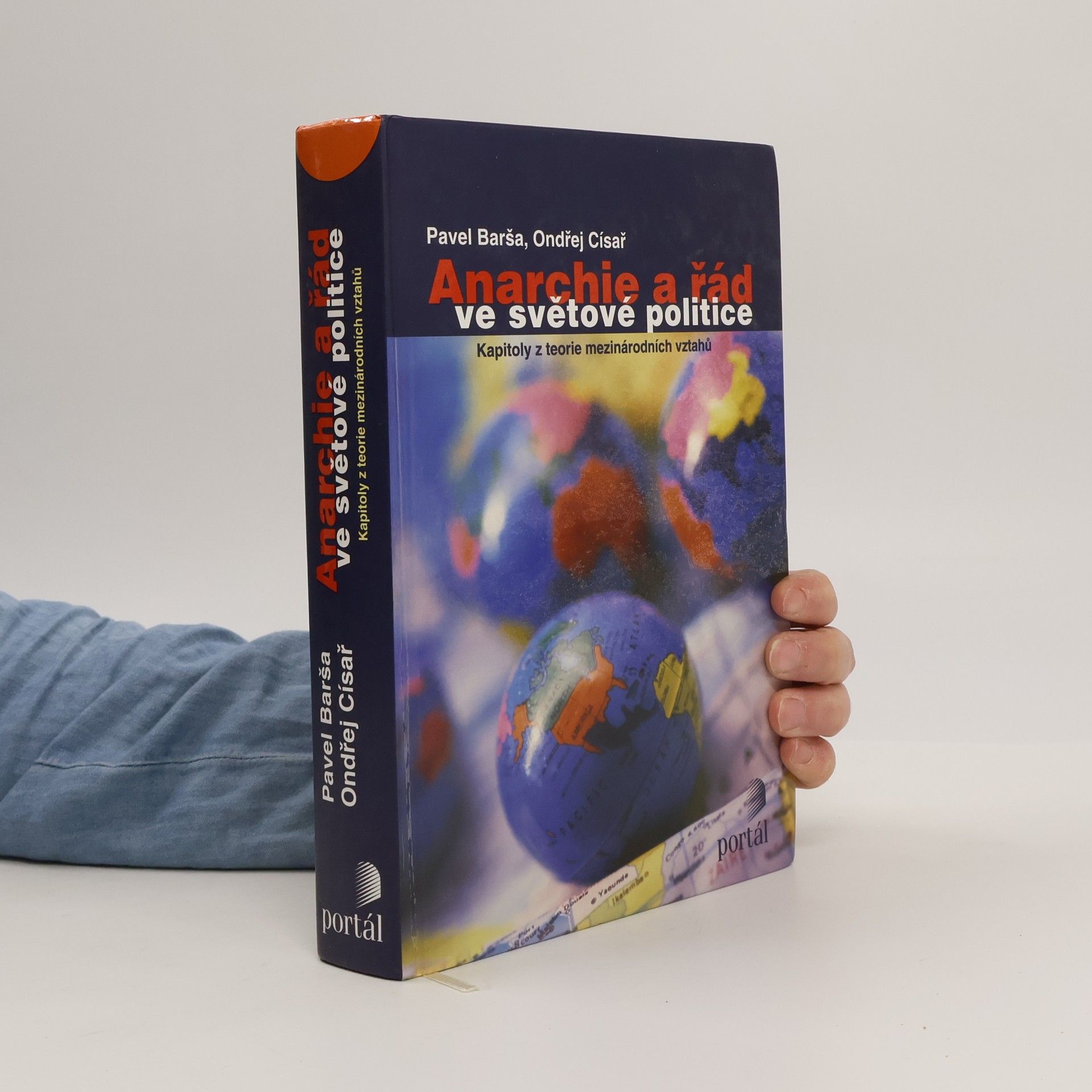 Anarchie a řád ve světové politice