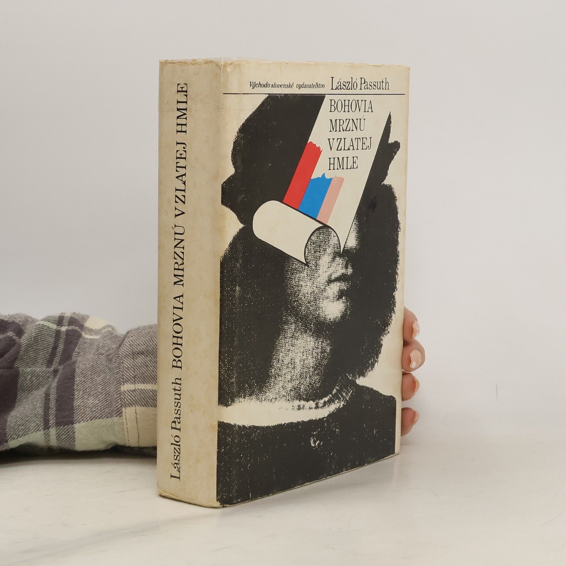 László Passuth Bohovia mrznú v zlatej hmle