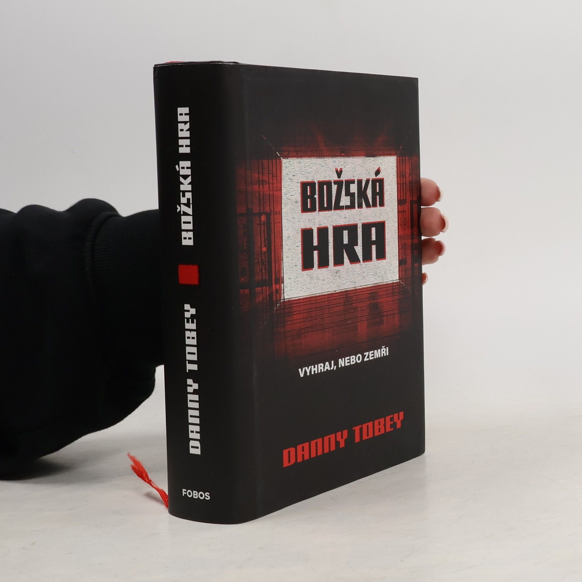 Danny Tobey Božská hra