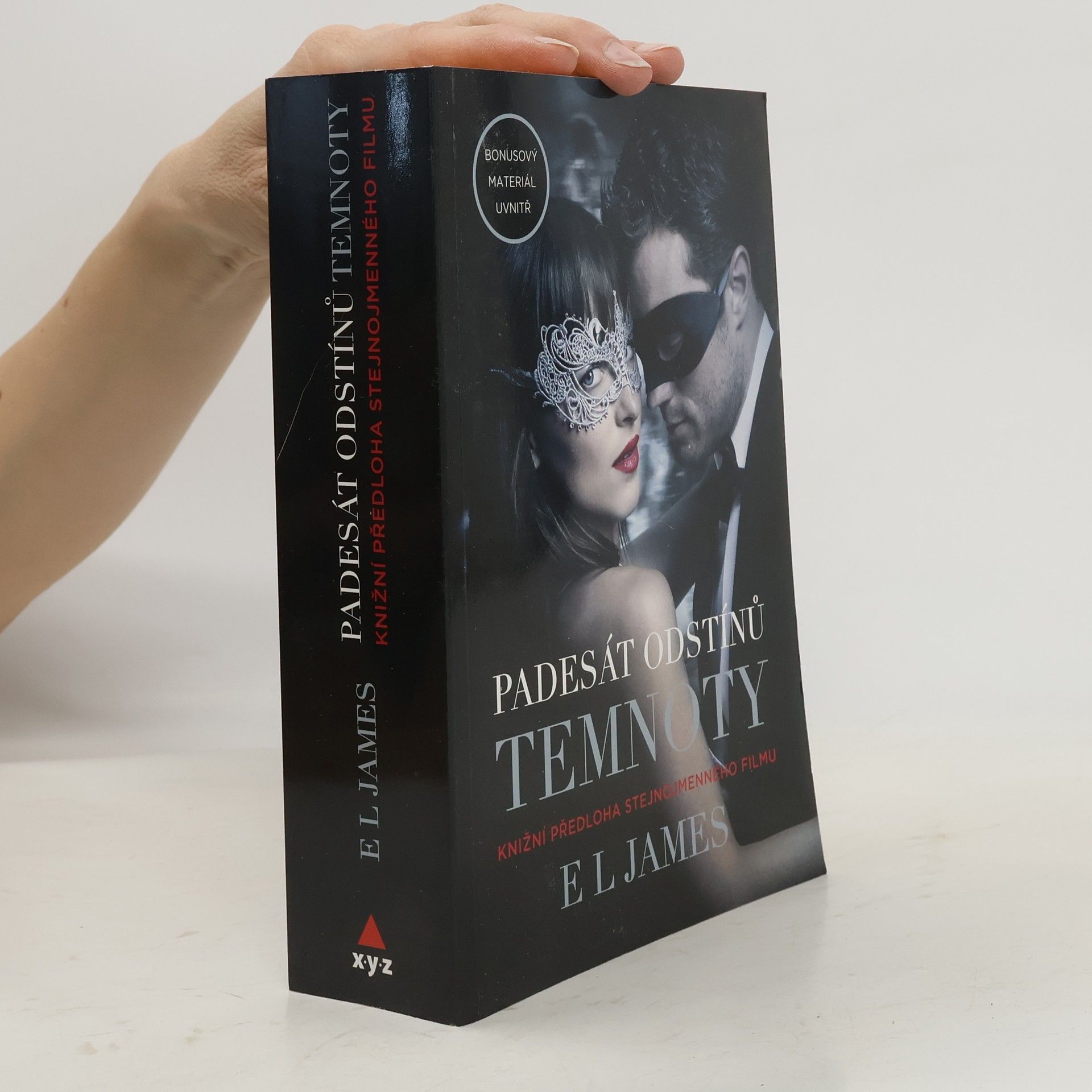 E. L. James Padesát odstínů temnoty
