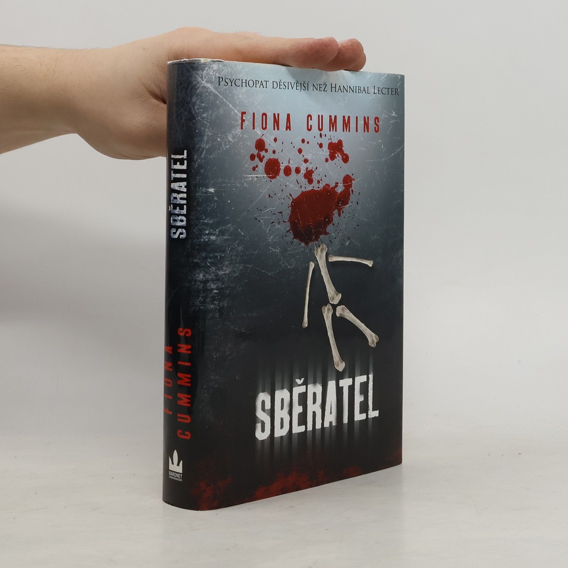 Fiona Cummins Sběratel