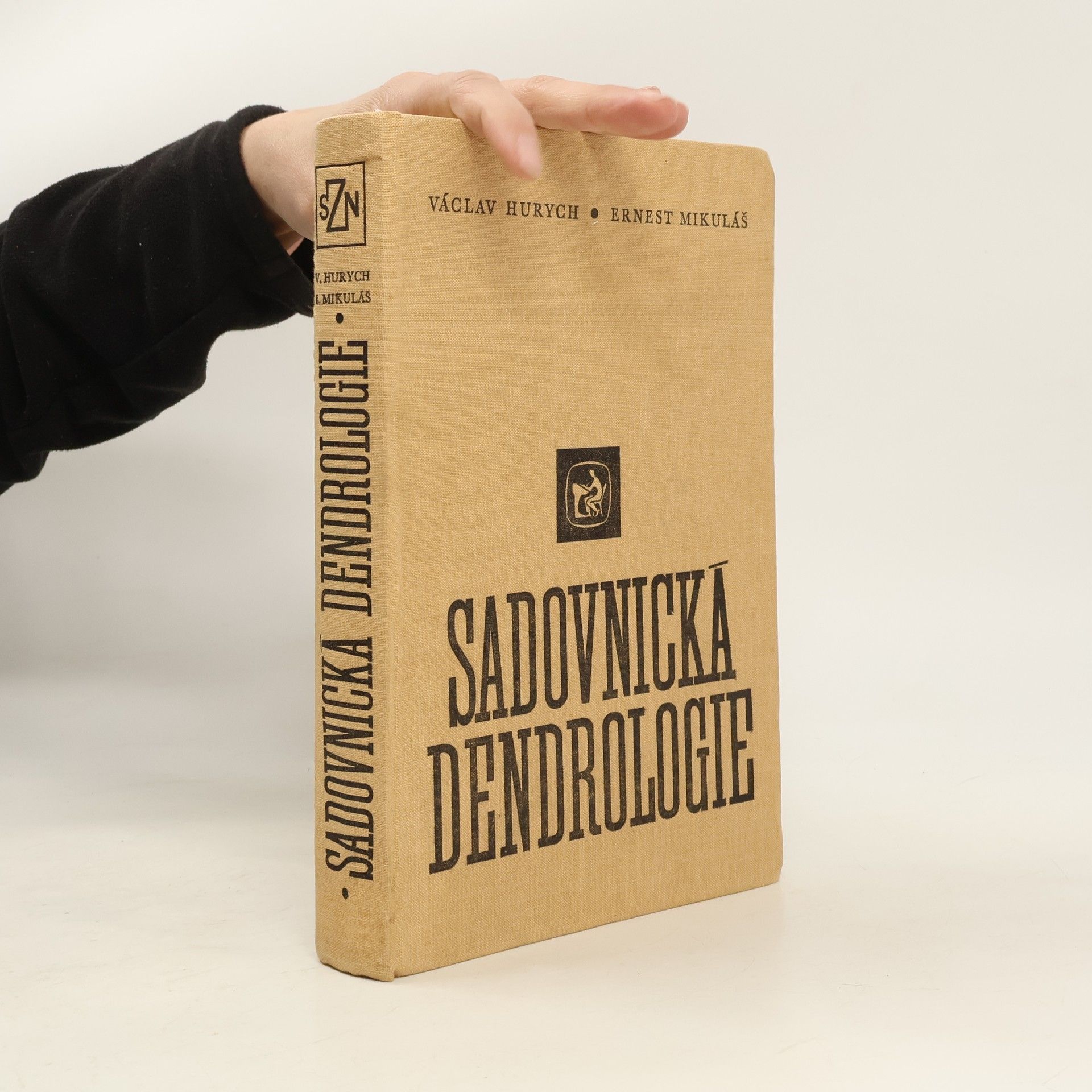 Václav Hurych Sadovnická dendrologie