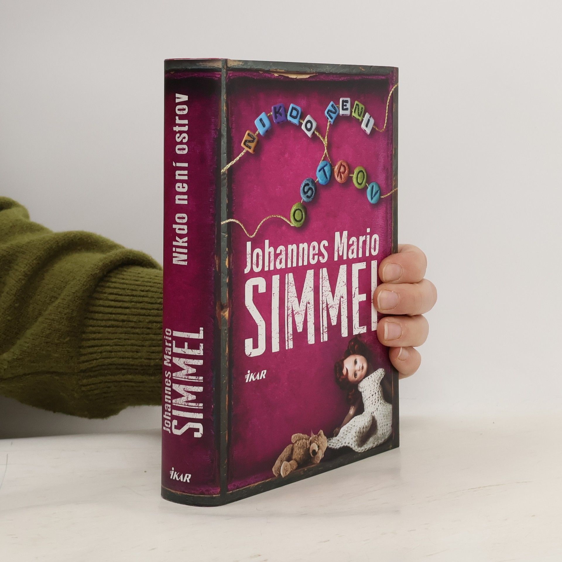 Johannes Mario Simmel Nikdo není ostrov