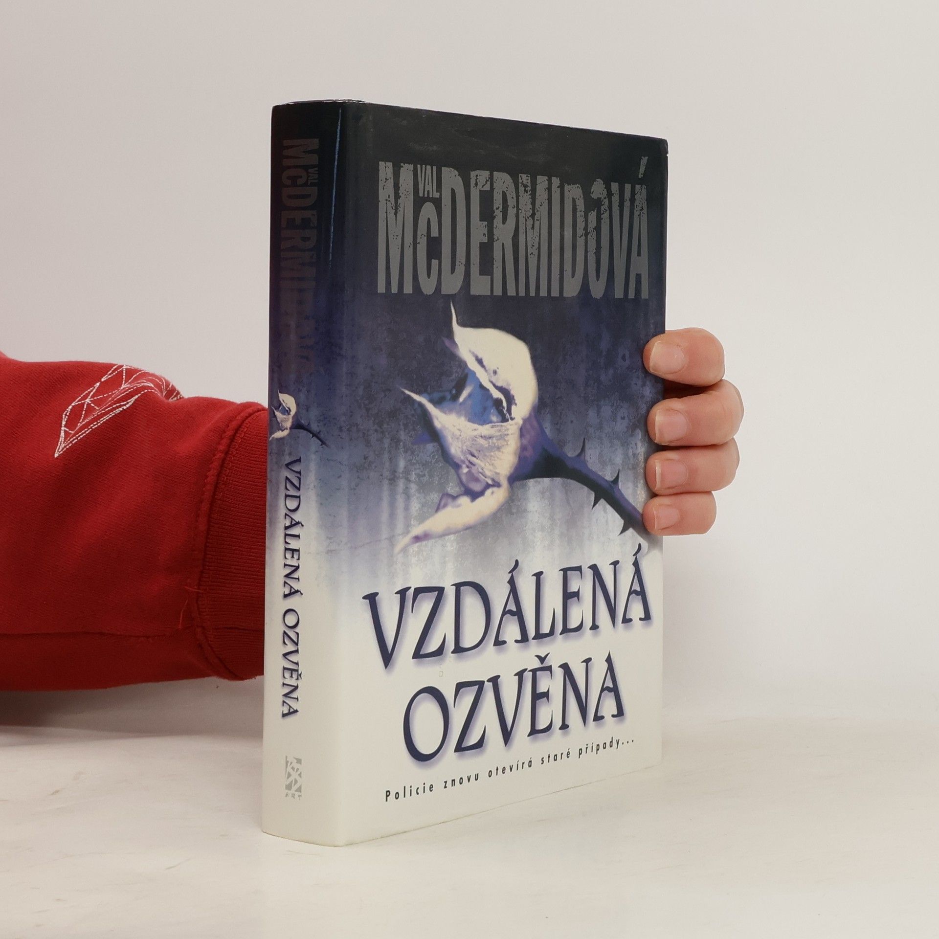 Val McDermid Vzdálená ozvěna