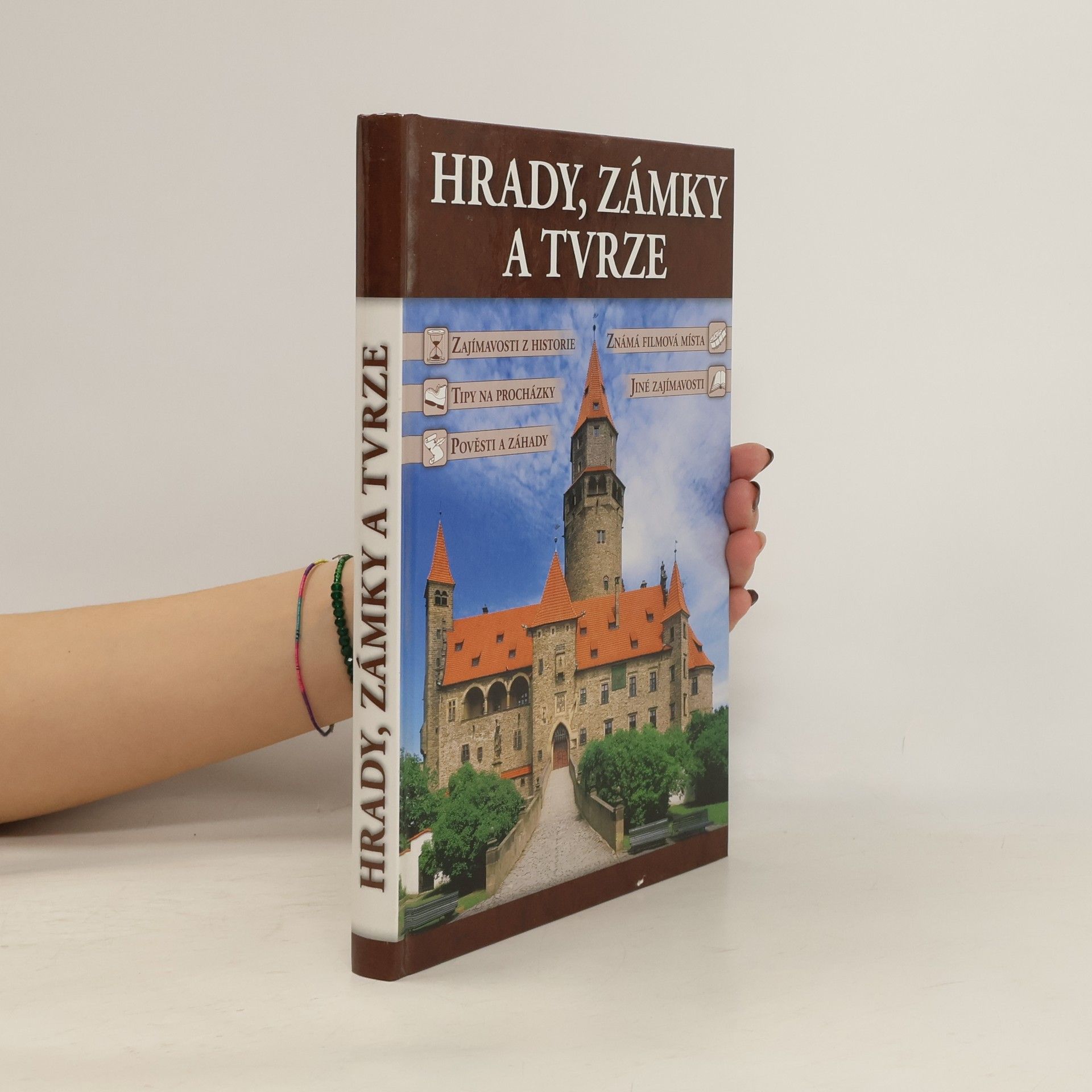 Petr David Hrady, zámky a tvrze