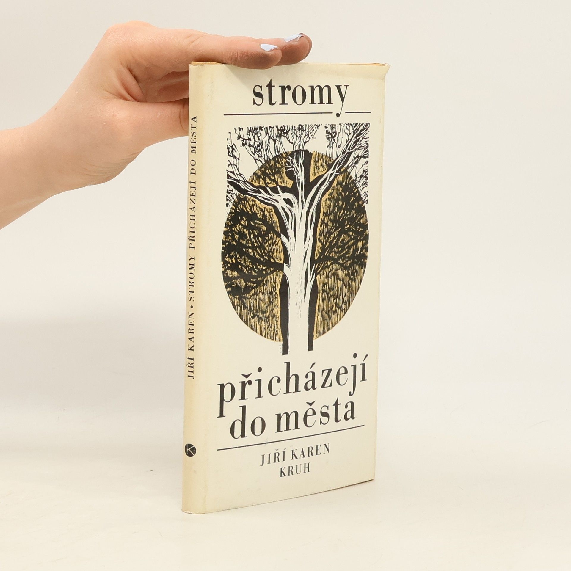 Jiří Karen Stromy přicházejí do města