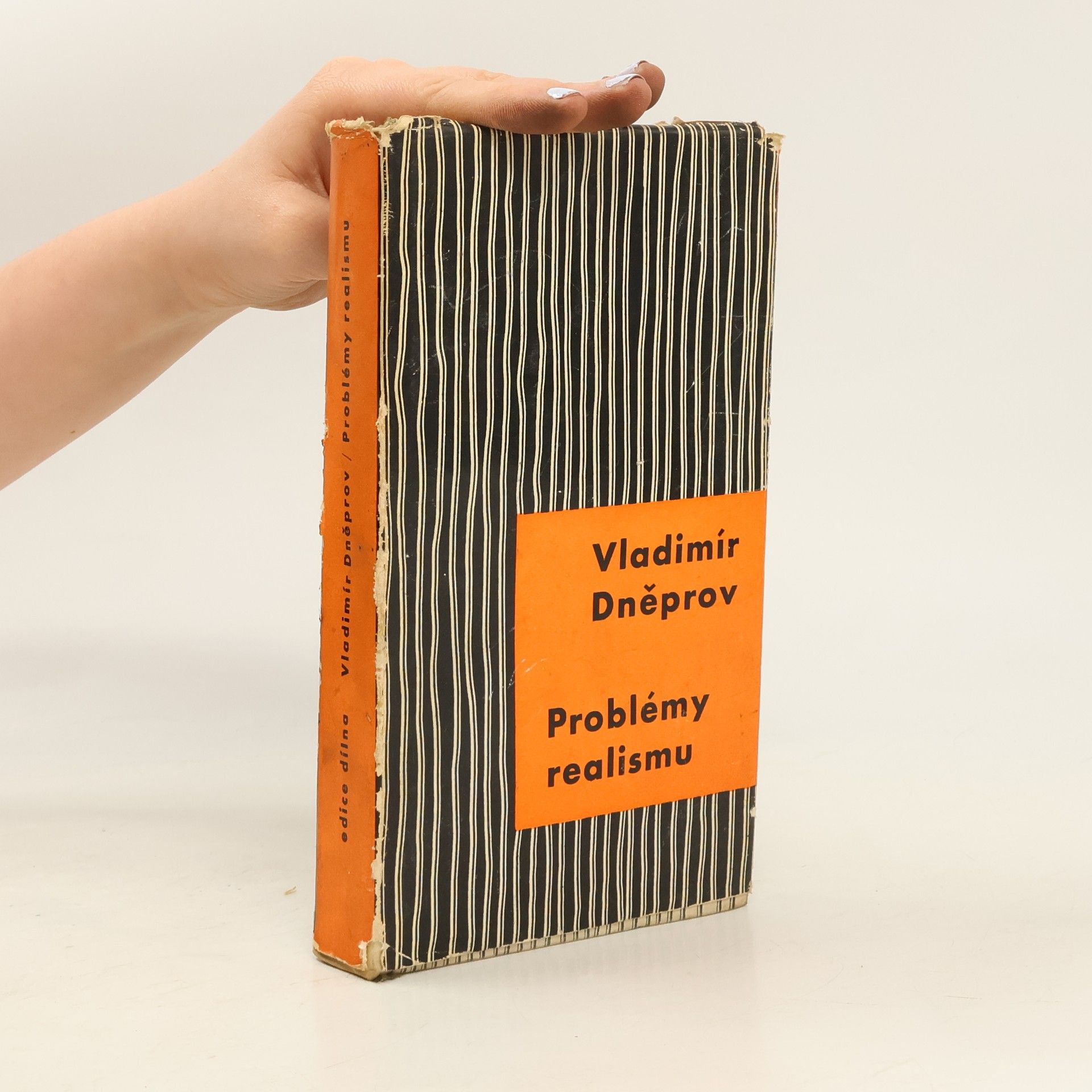 Vladimir Davydovič Dneprov Problémy realismu