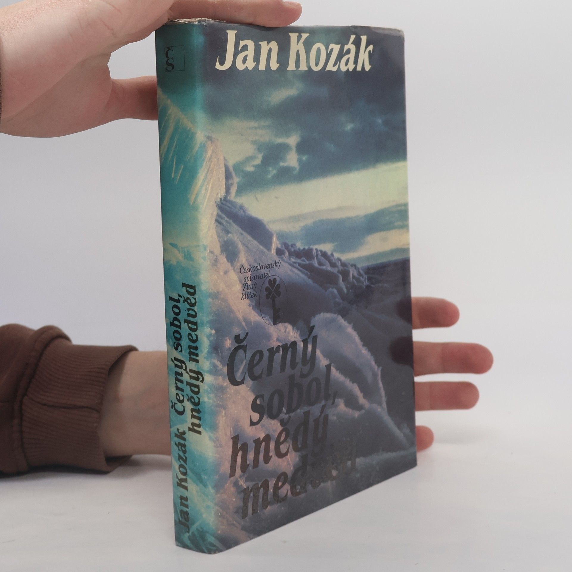 Jan A. Kozák Černý sobol, hnědý medvěd