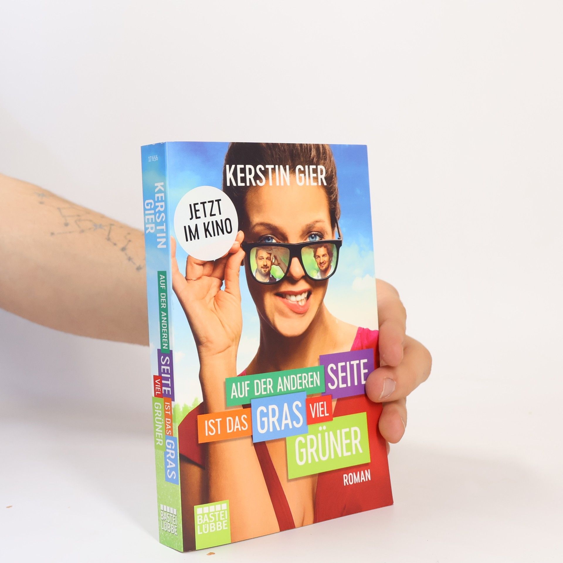 Kerstin Gier Auf der anderen Seite ist das Gras vier grüner