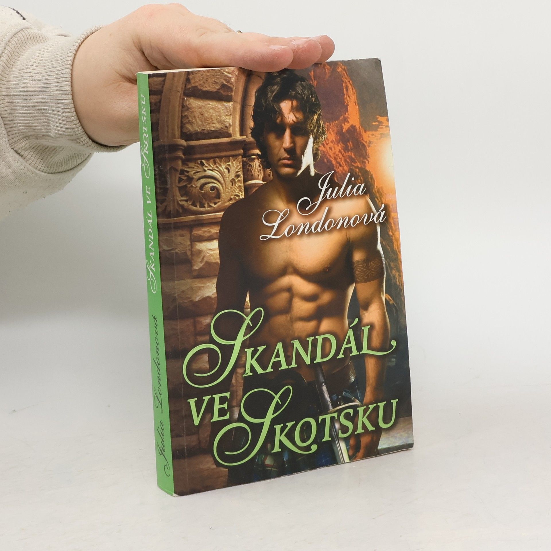 Julia London Skandál ve Skotsku