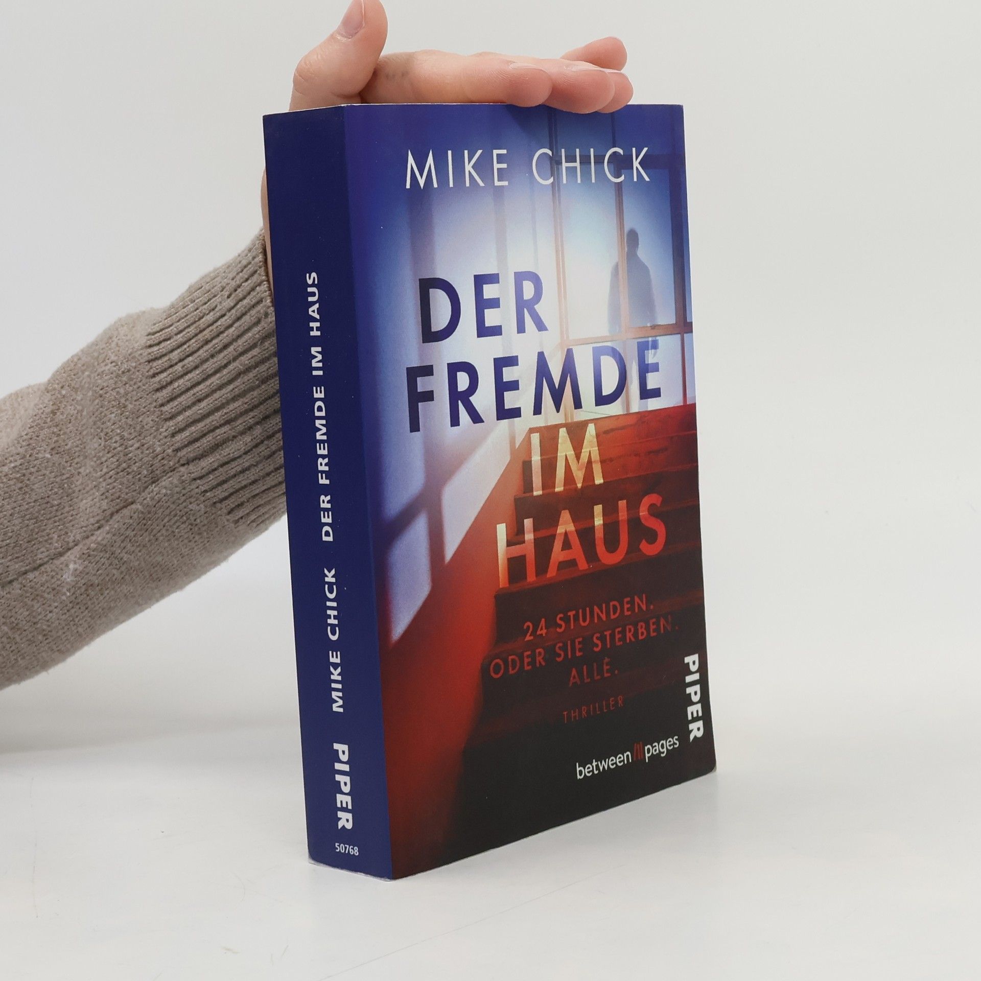 Mike Chick Der Fremde im Haus. 24 Stunden. Oder sie sterben. Alle. Thriller | Düsterer Spannungsroman um Schuld und Rache