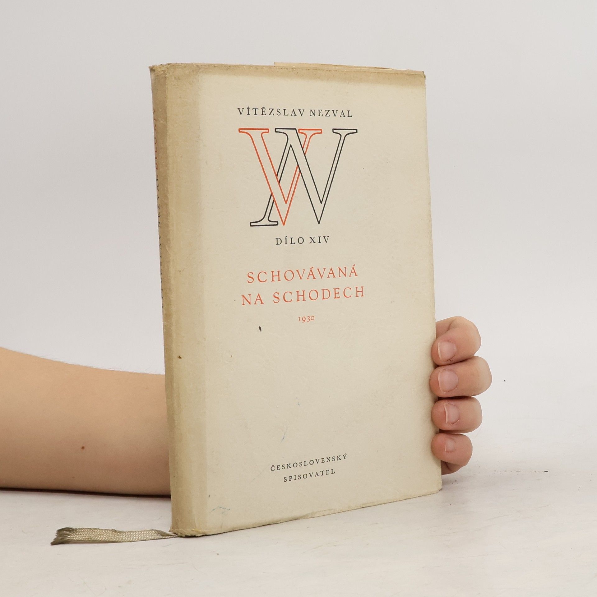 Vítězslav Nezval Schovávaná na schodech