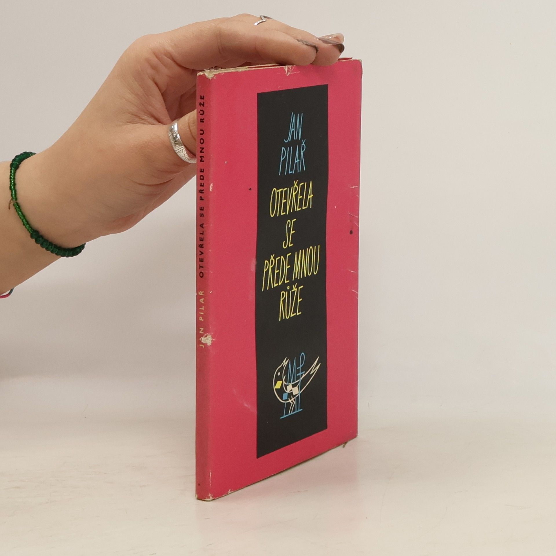 Jan Pilař Otevřela se přede mnou růže