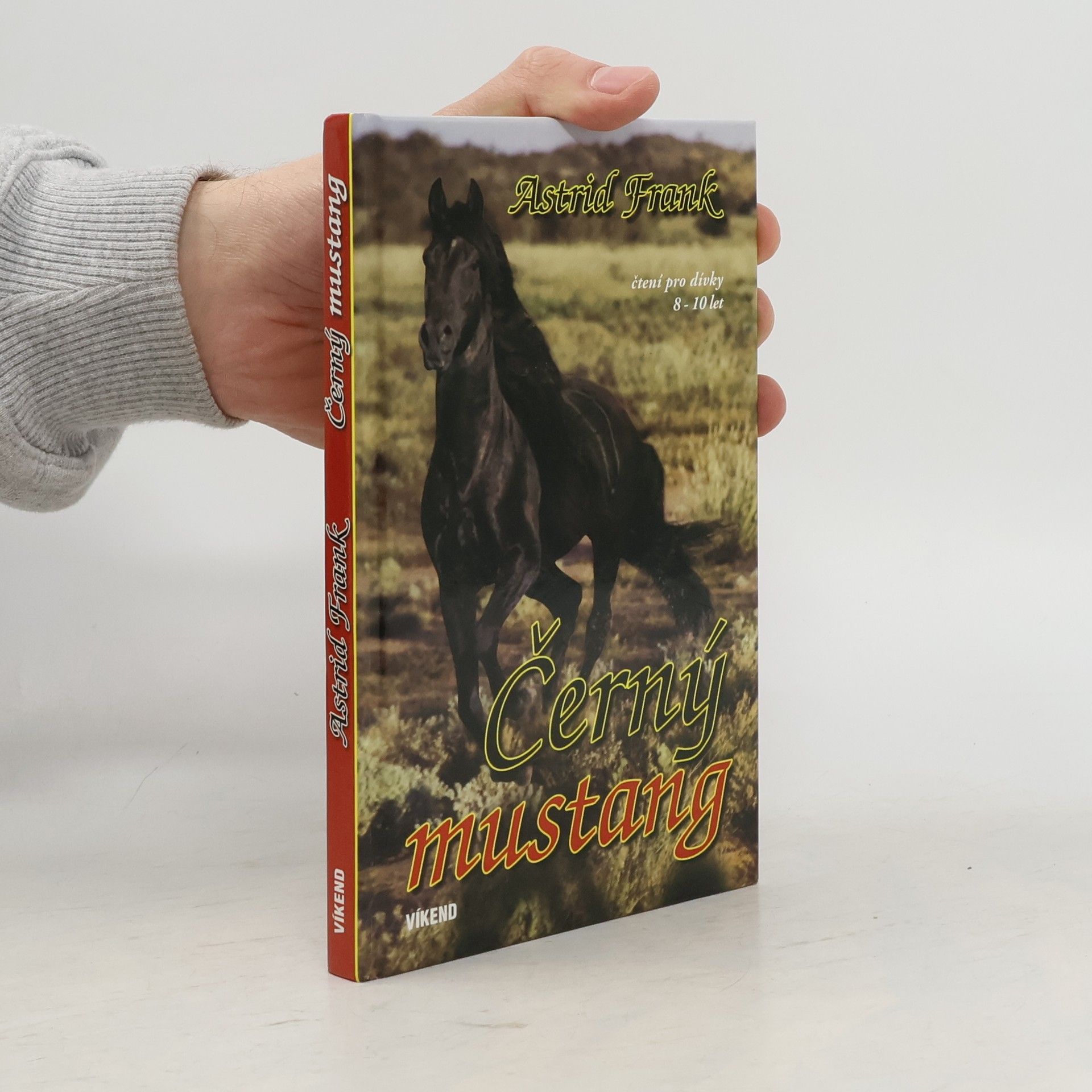 Astrid Frank Černý mustang