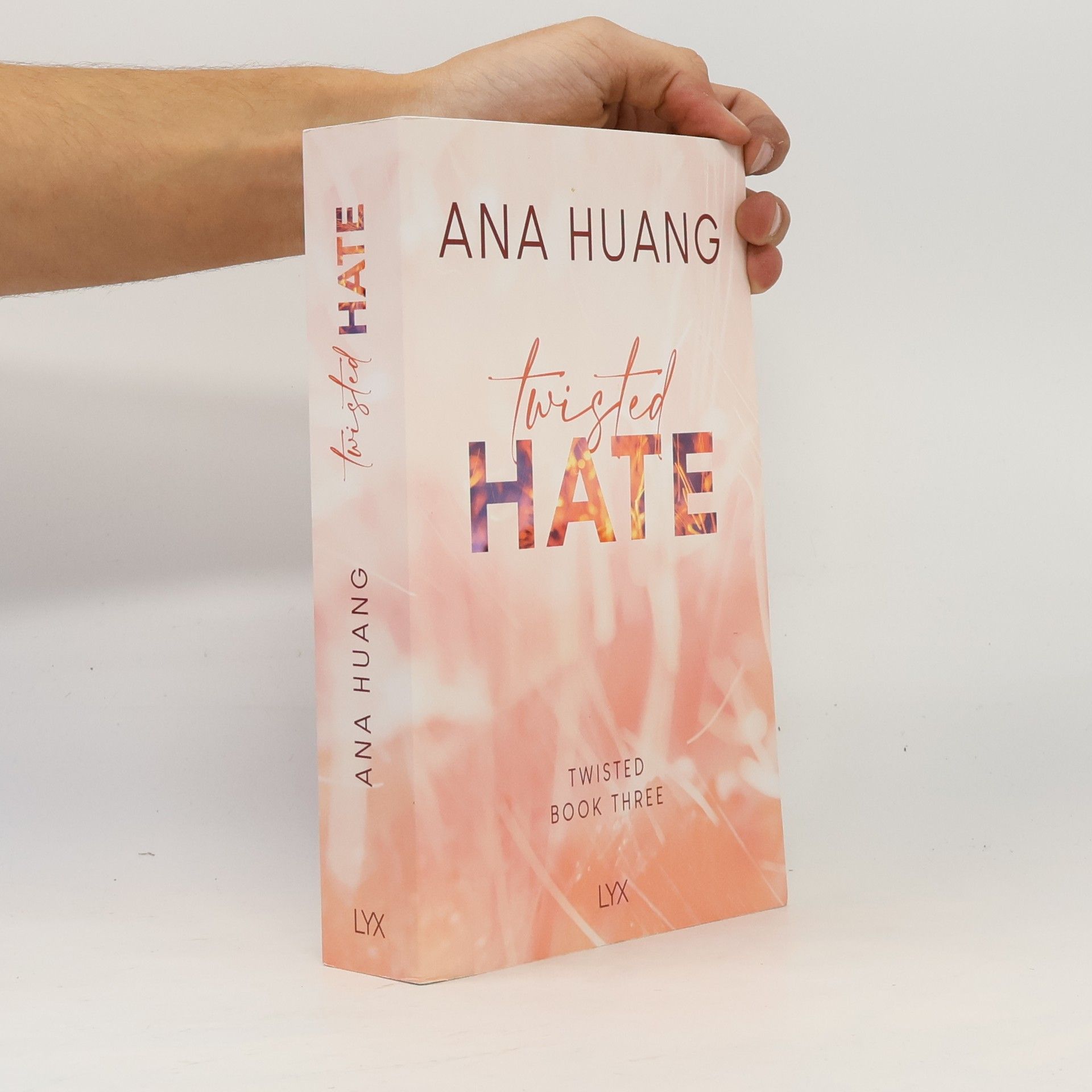 Ana Huang Twisted Hate: English Edition by LYX