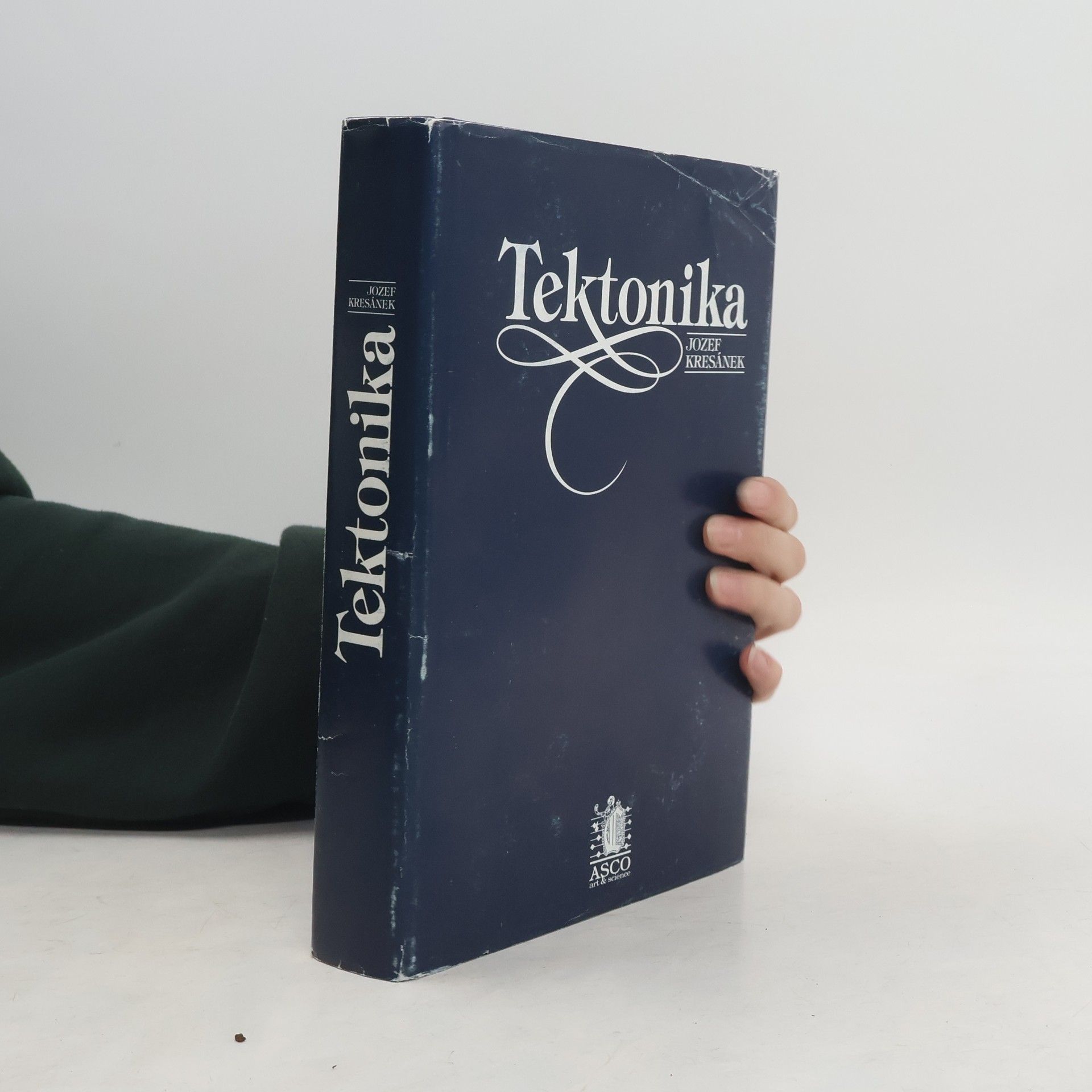 Jozef Kresánek Tektonika