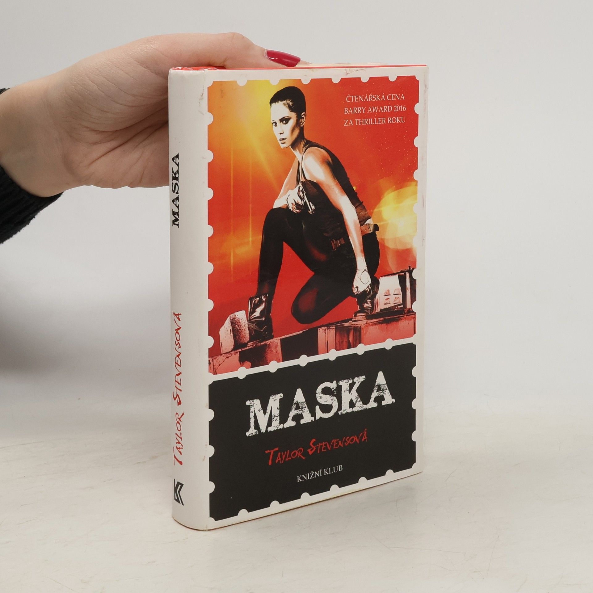 Taylor Stevens Maska