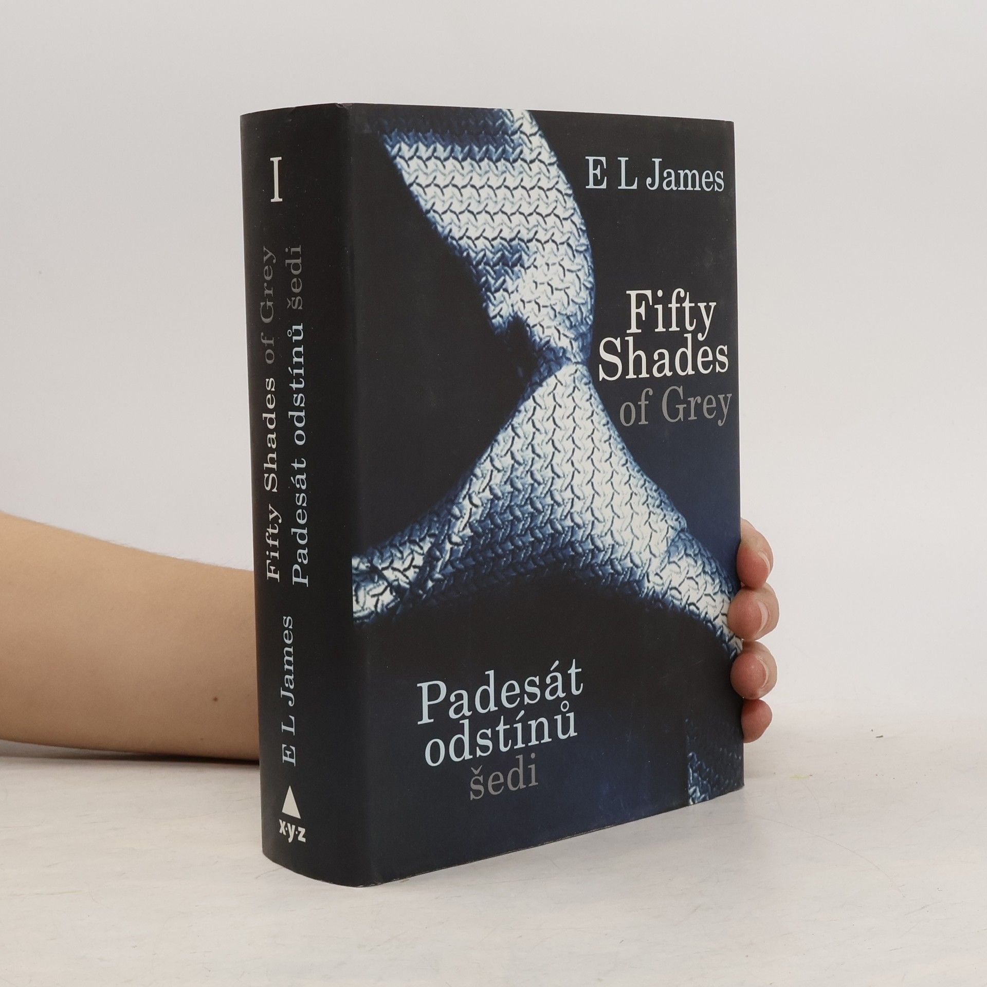 E. L. James Padesát odstínů šedi