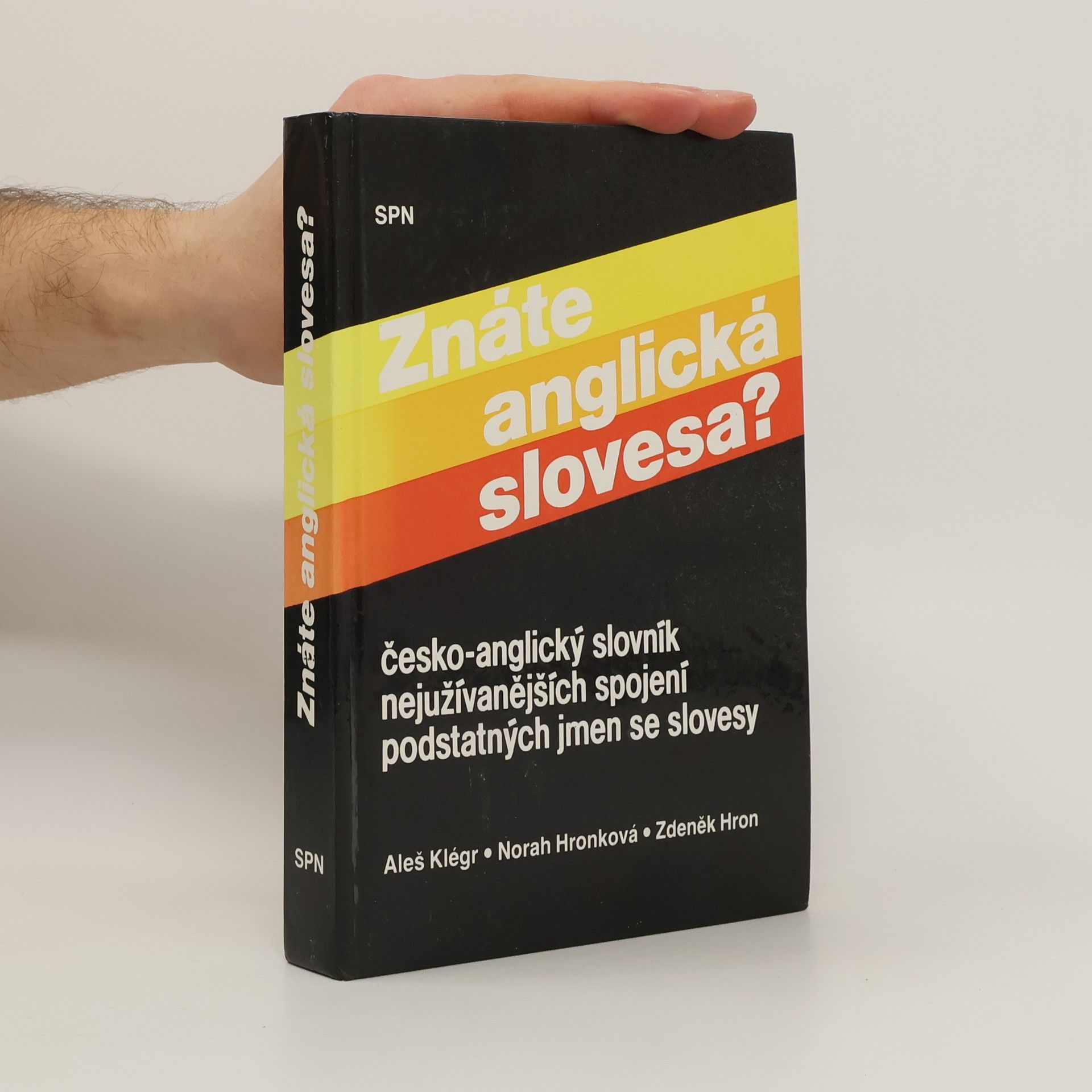 Aleš Klégr Znáte anglická slovesa? Česko-anglický slovník nejužívanějších spojení podstatných jmen se slovesy.