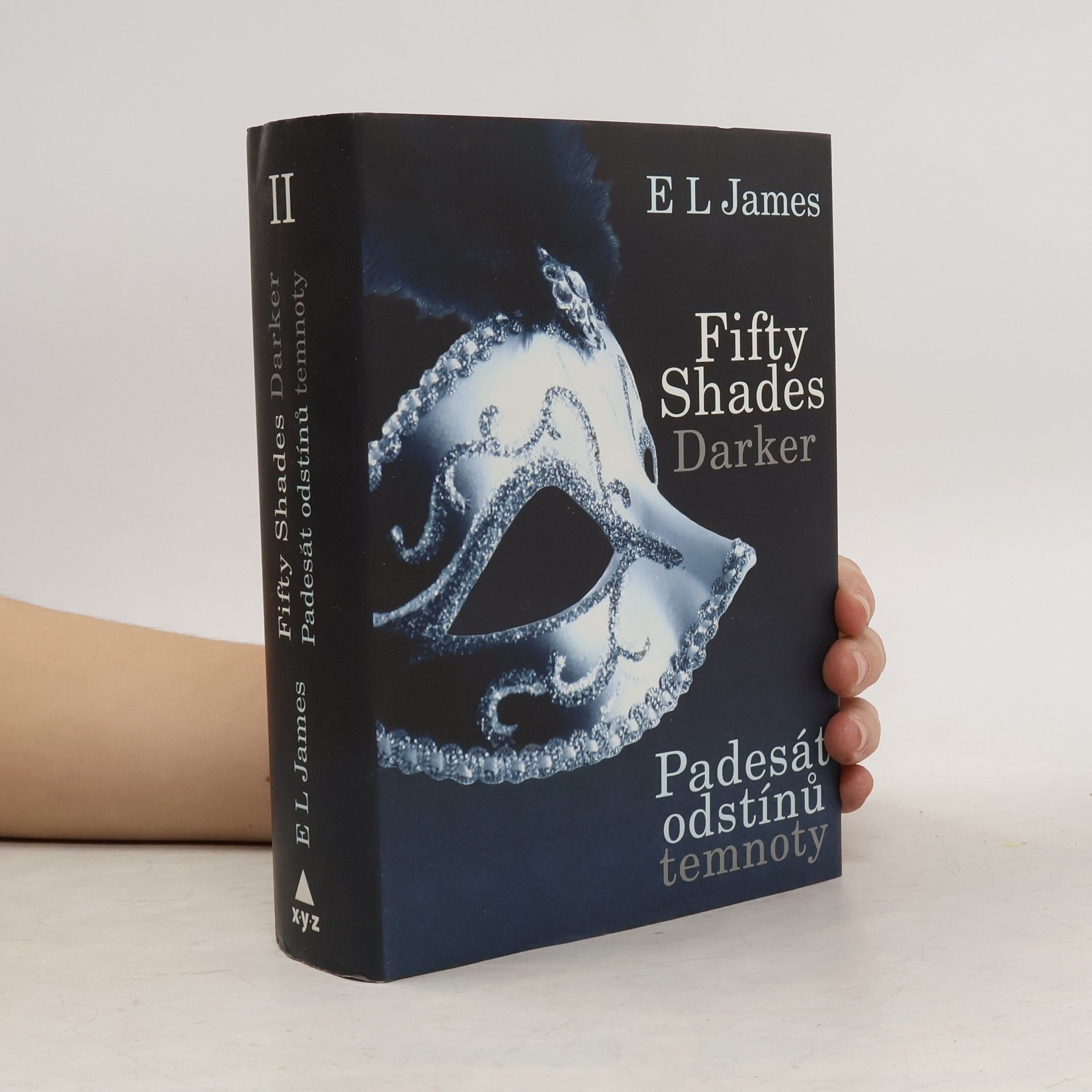 E. L. James Padesát odstínů temnoty