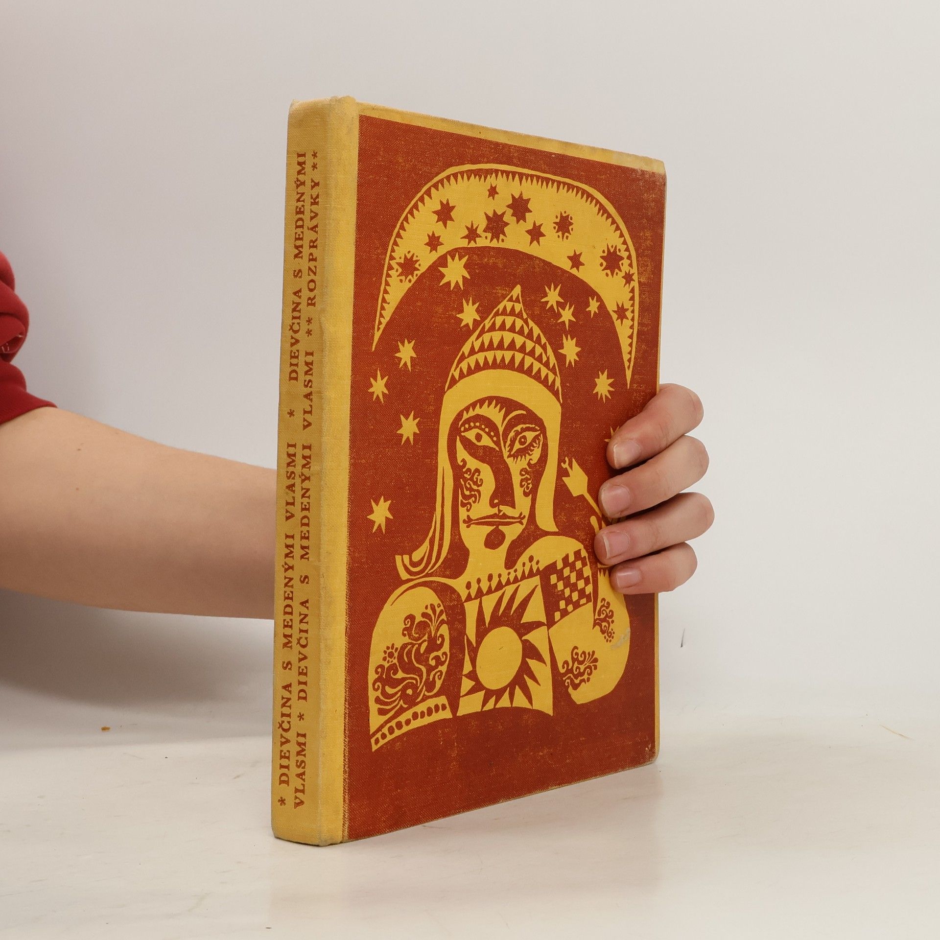 kolektiv Dievčina s medenými vlasmi