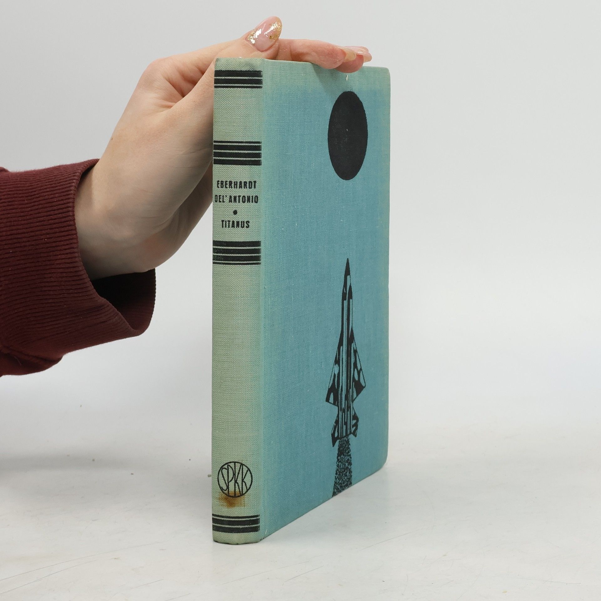 Eberhardt Deľantonio Titanus