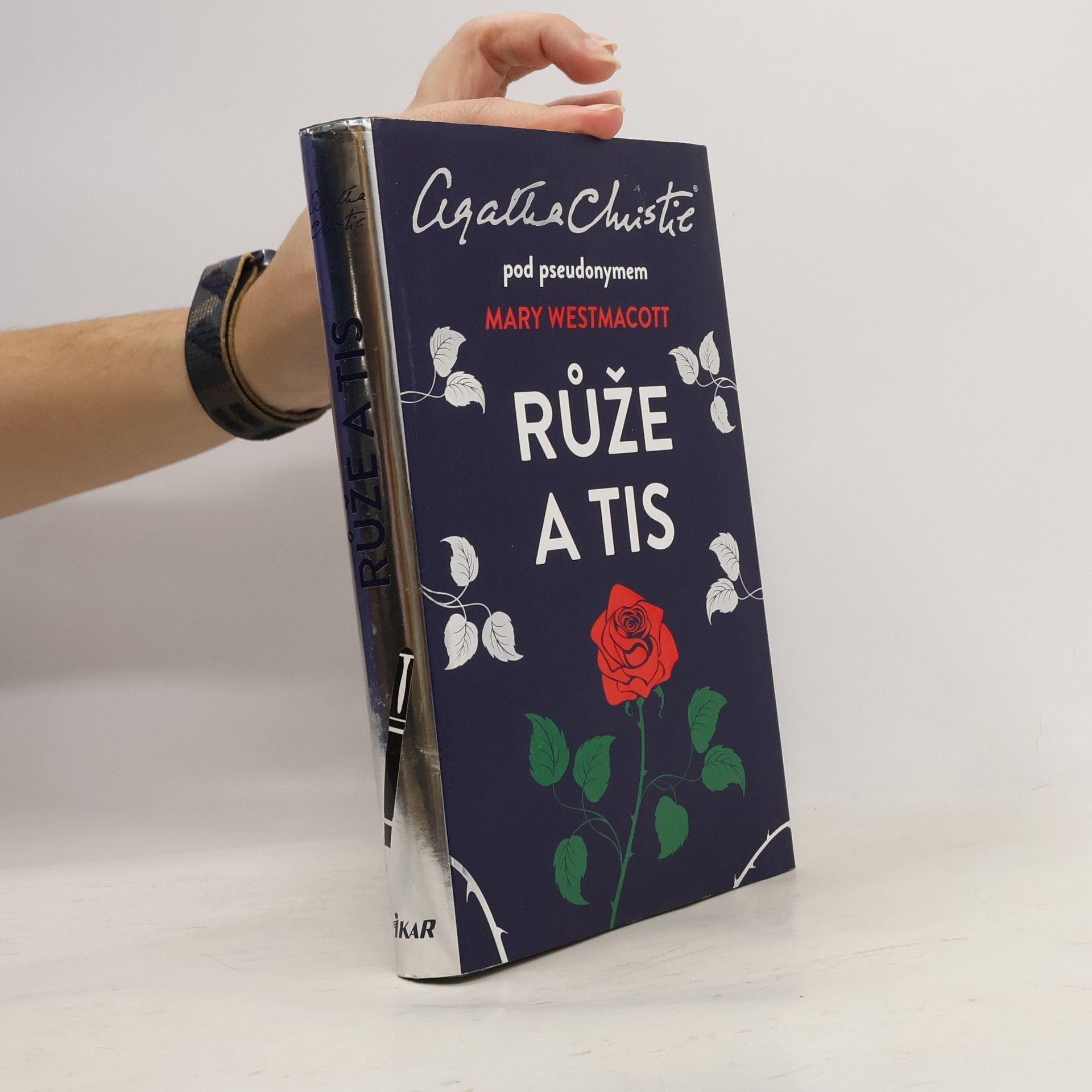Agatha Christie Růže a tis