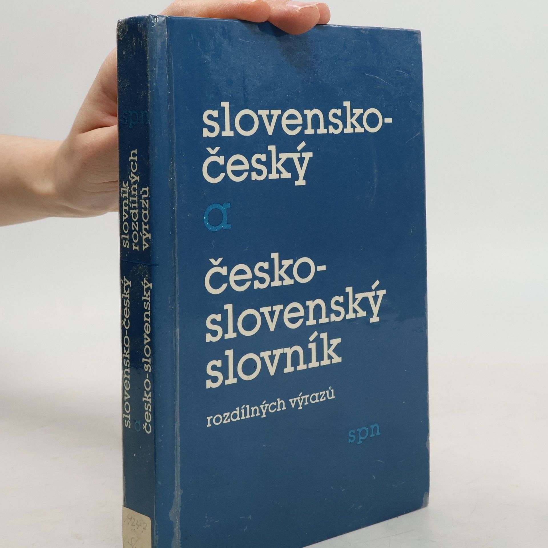 Jaroslav Nečas Slovensko-český a česko-slovenský slovník rozdílných výrazů