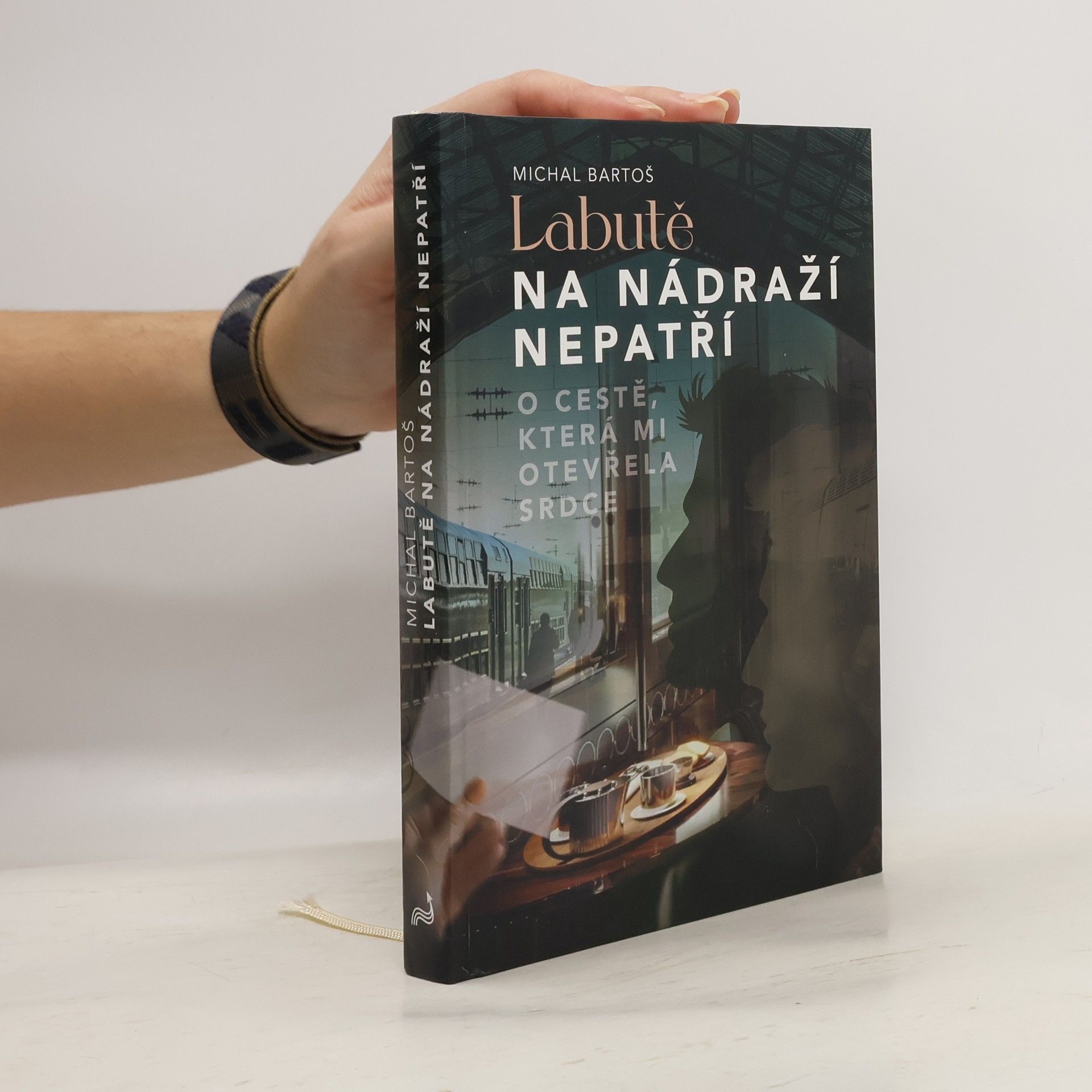 Michal Bartoš Labutě na nádraží nepatří