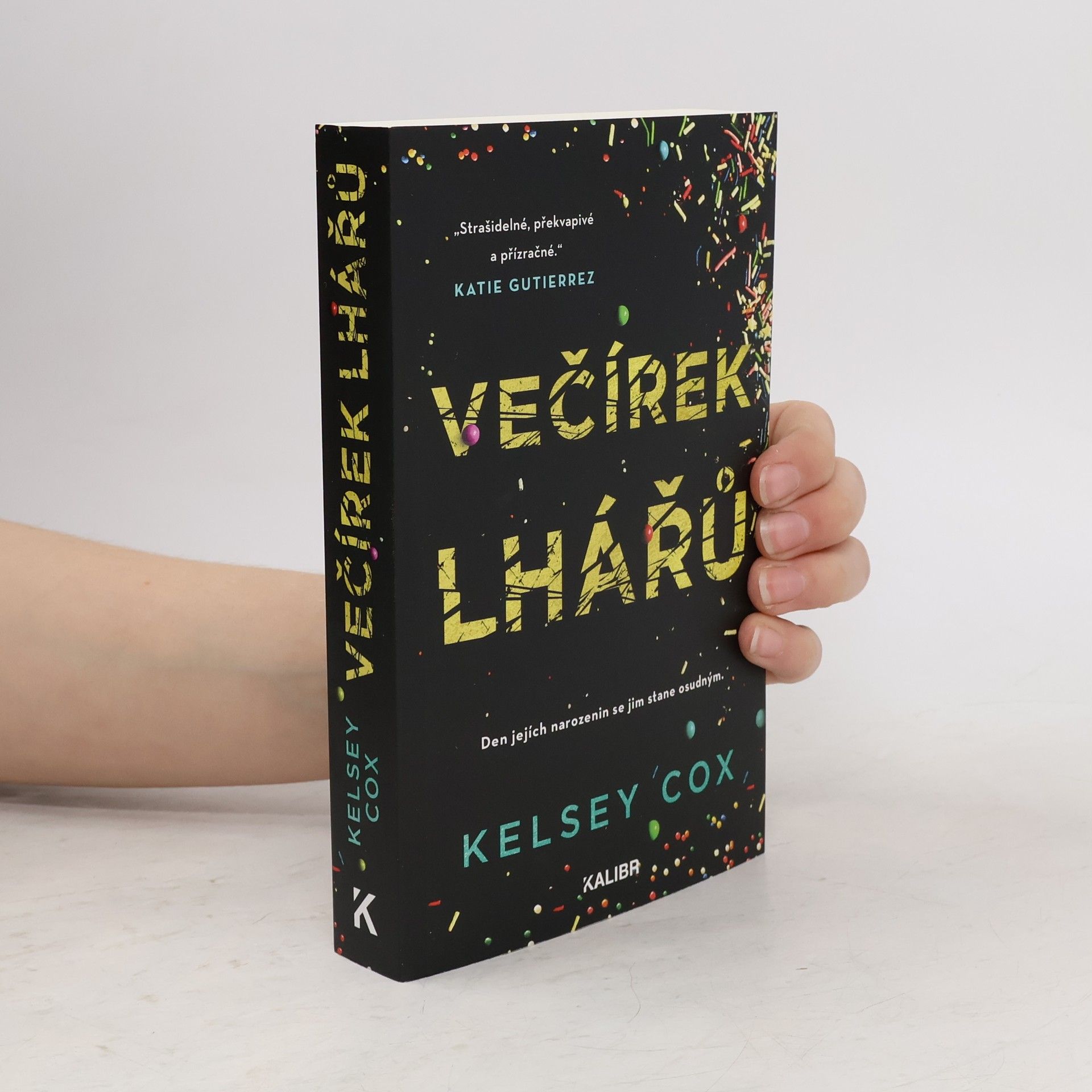 Kelsey Cox Večírek lhářů