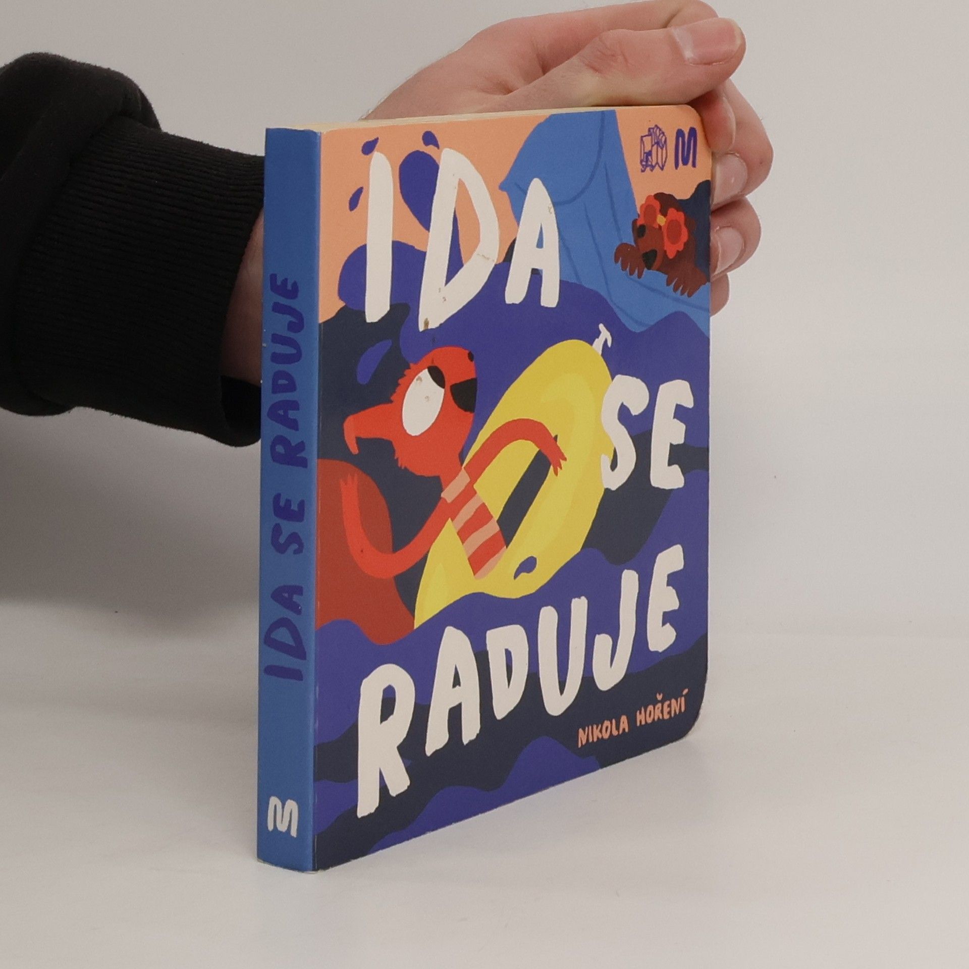 Nikola Hoření Ida se raduje