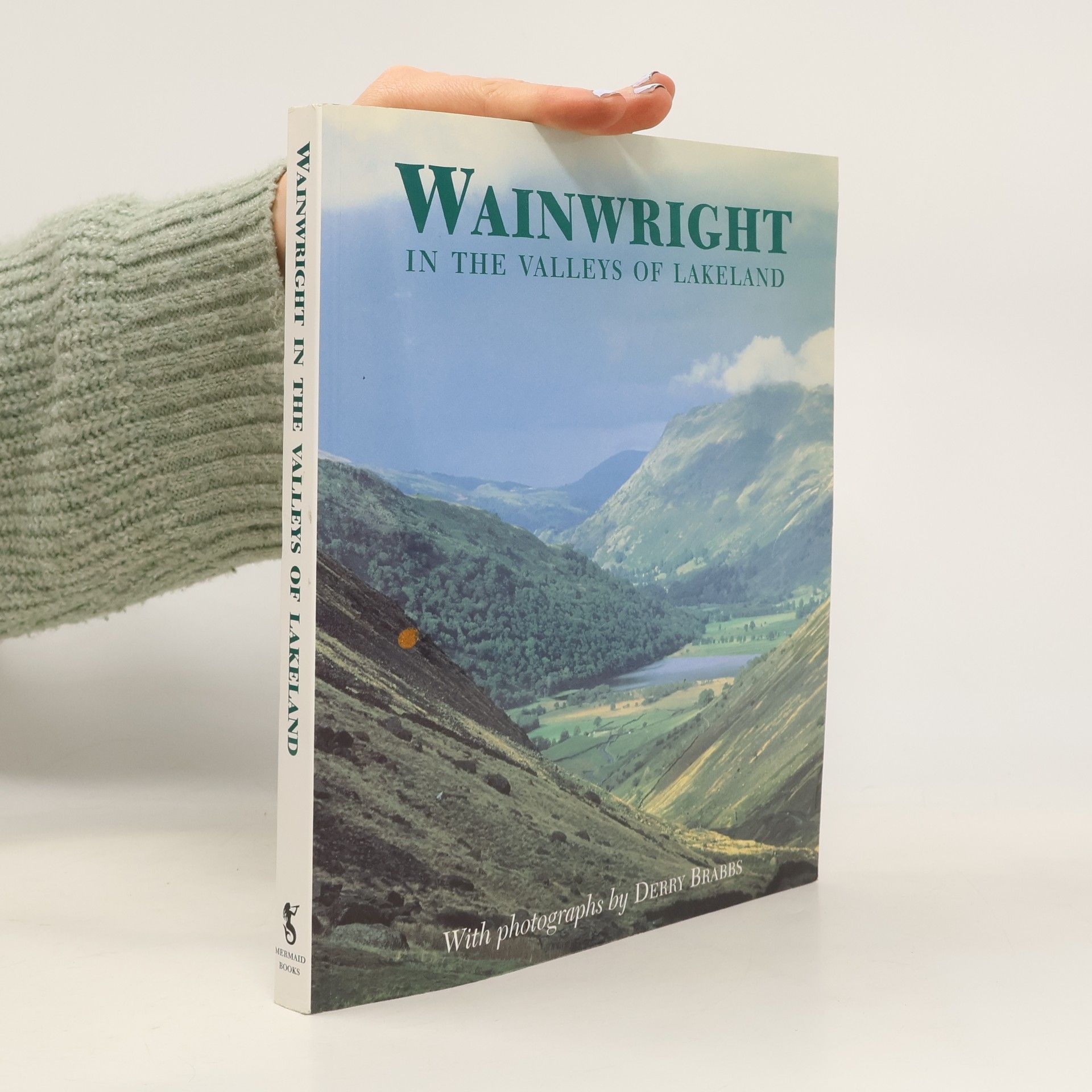 Alfred Wainwright Mermaid Books: Wainwright In The Valleys Of Lakeland