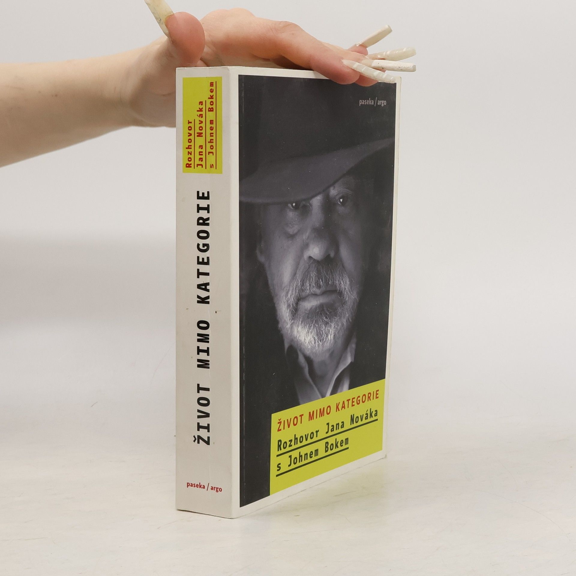 Jan Novák Život mimo kategorie