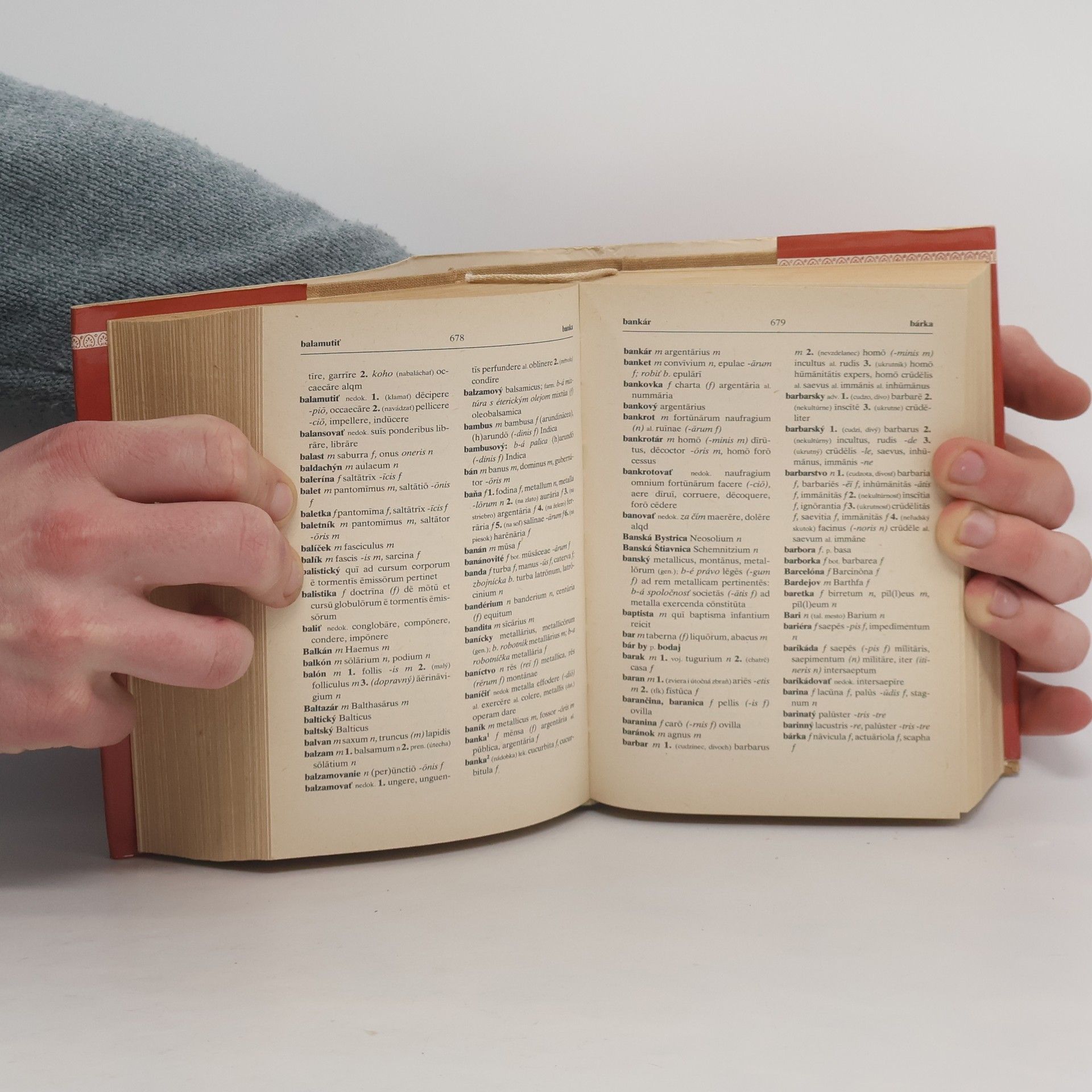 Various authors Latinsko-slovenský a slovensko-latinský slovník