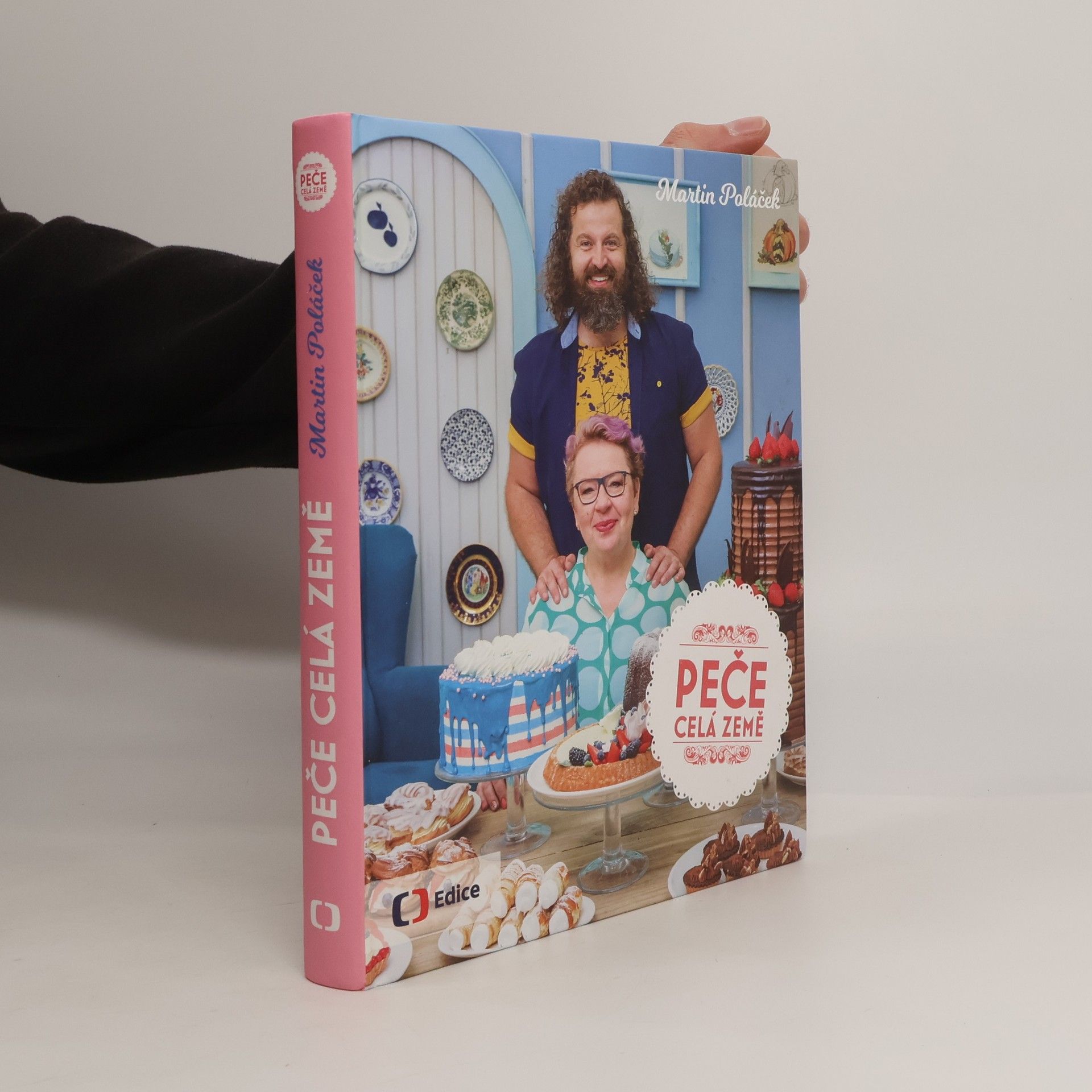 Martin Poláček Peče celá země