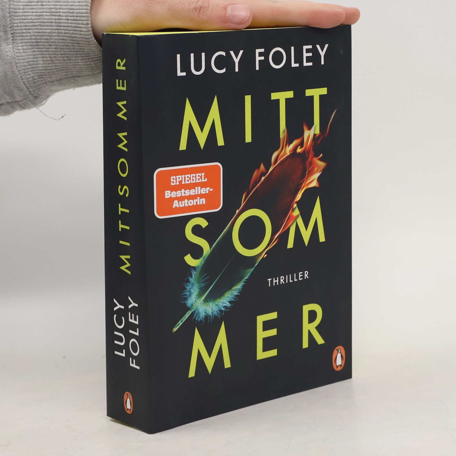 Lucy Foley Mittsommer