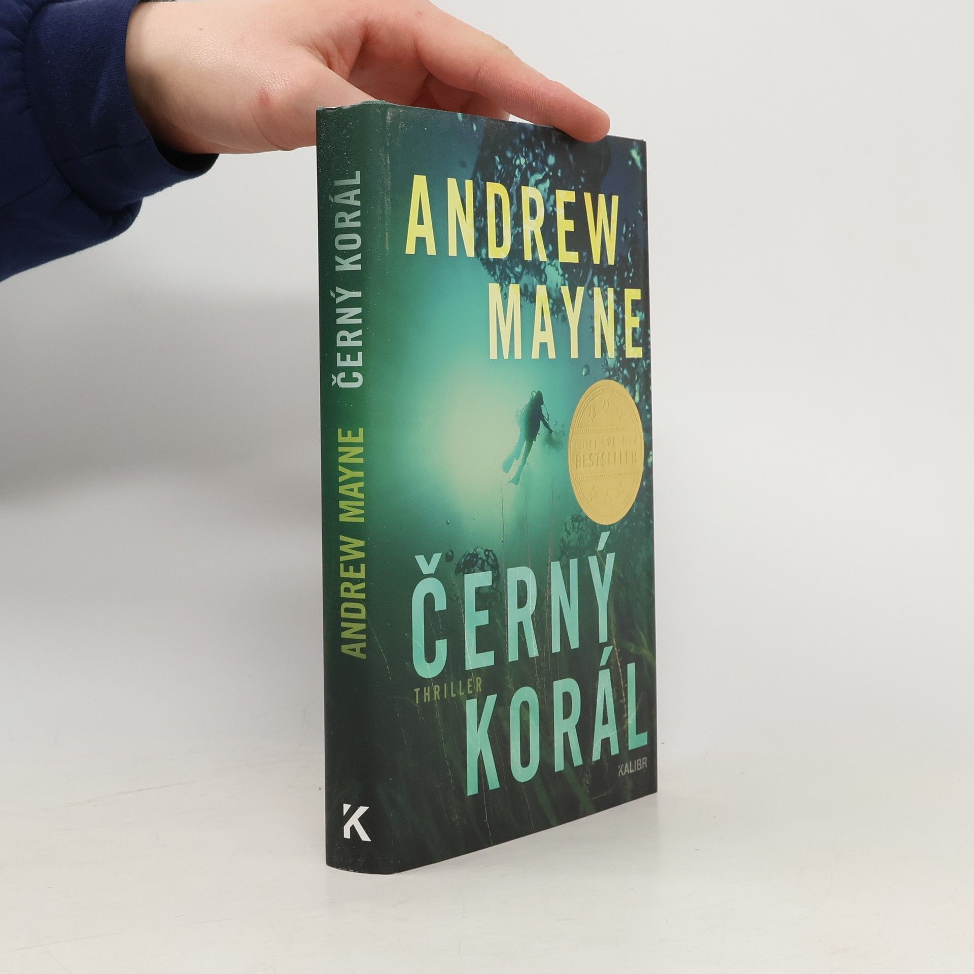 Andrew Mayne Černý korál