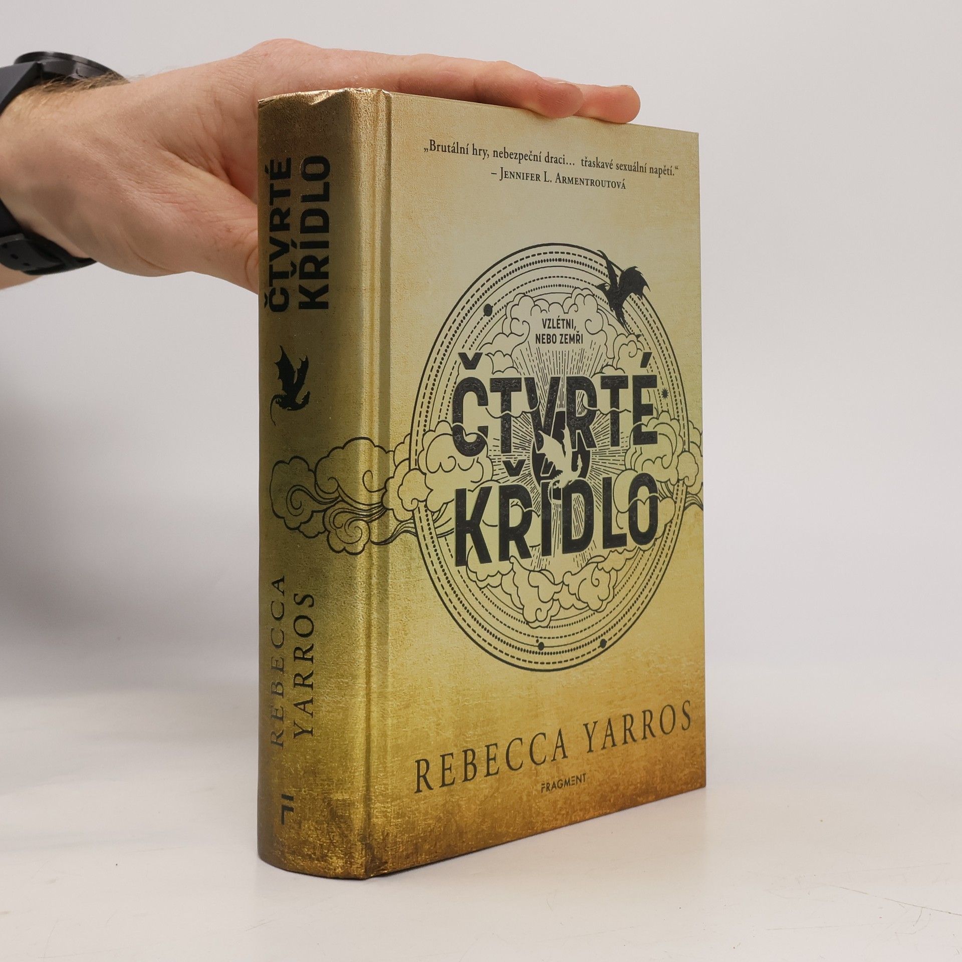 Rebecca Yarros Čtvrté křídlo