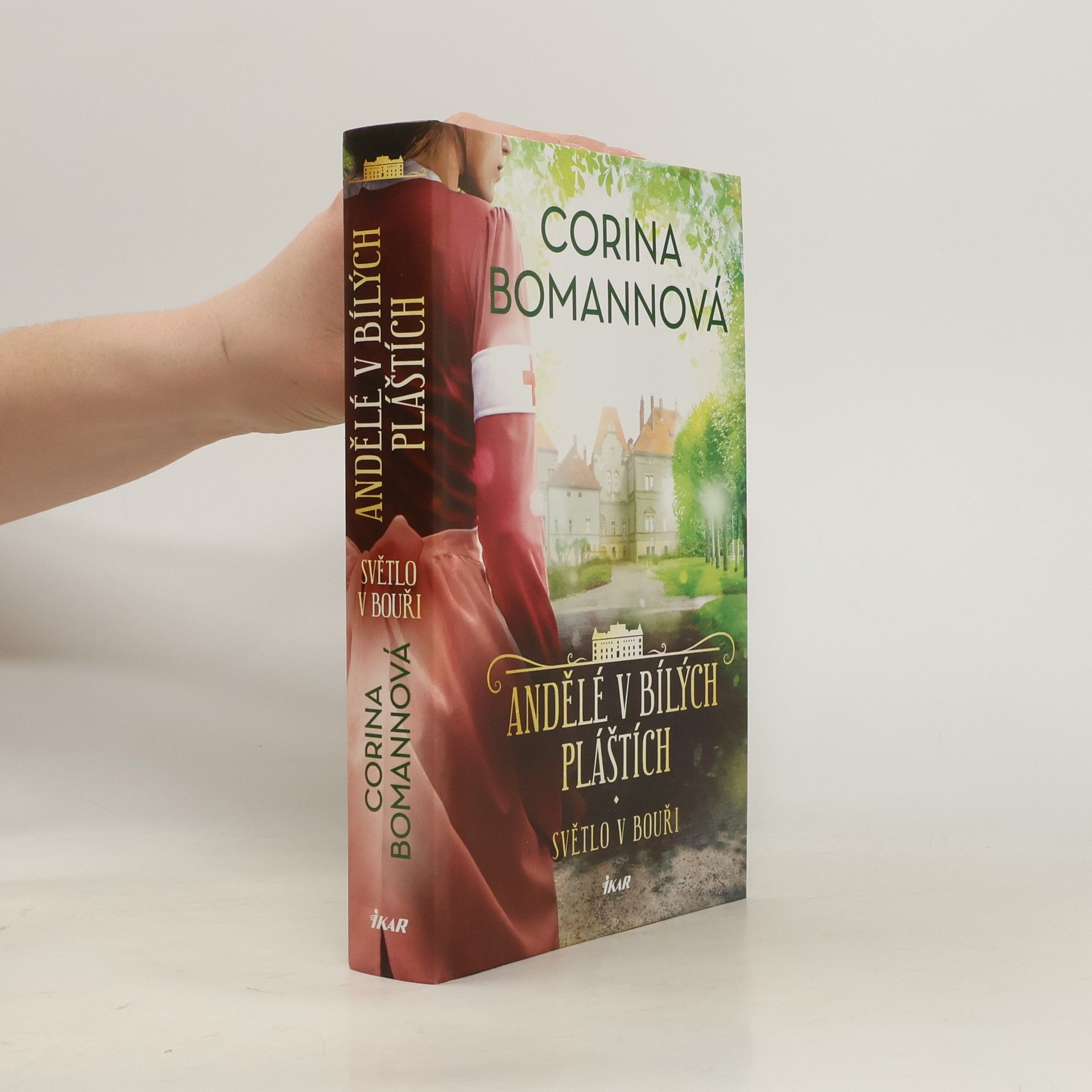 Corina Bomann Andělé v bílých pláštích