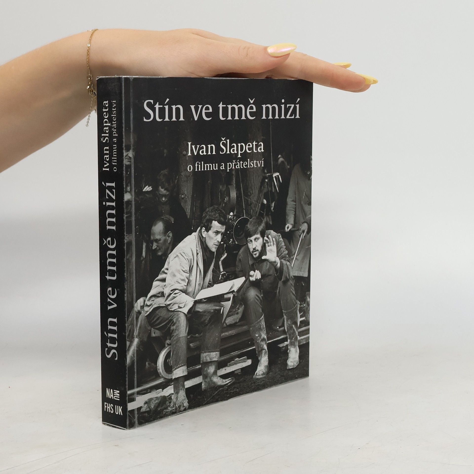 Ivan Šlapeta Stín ve tmě mizí