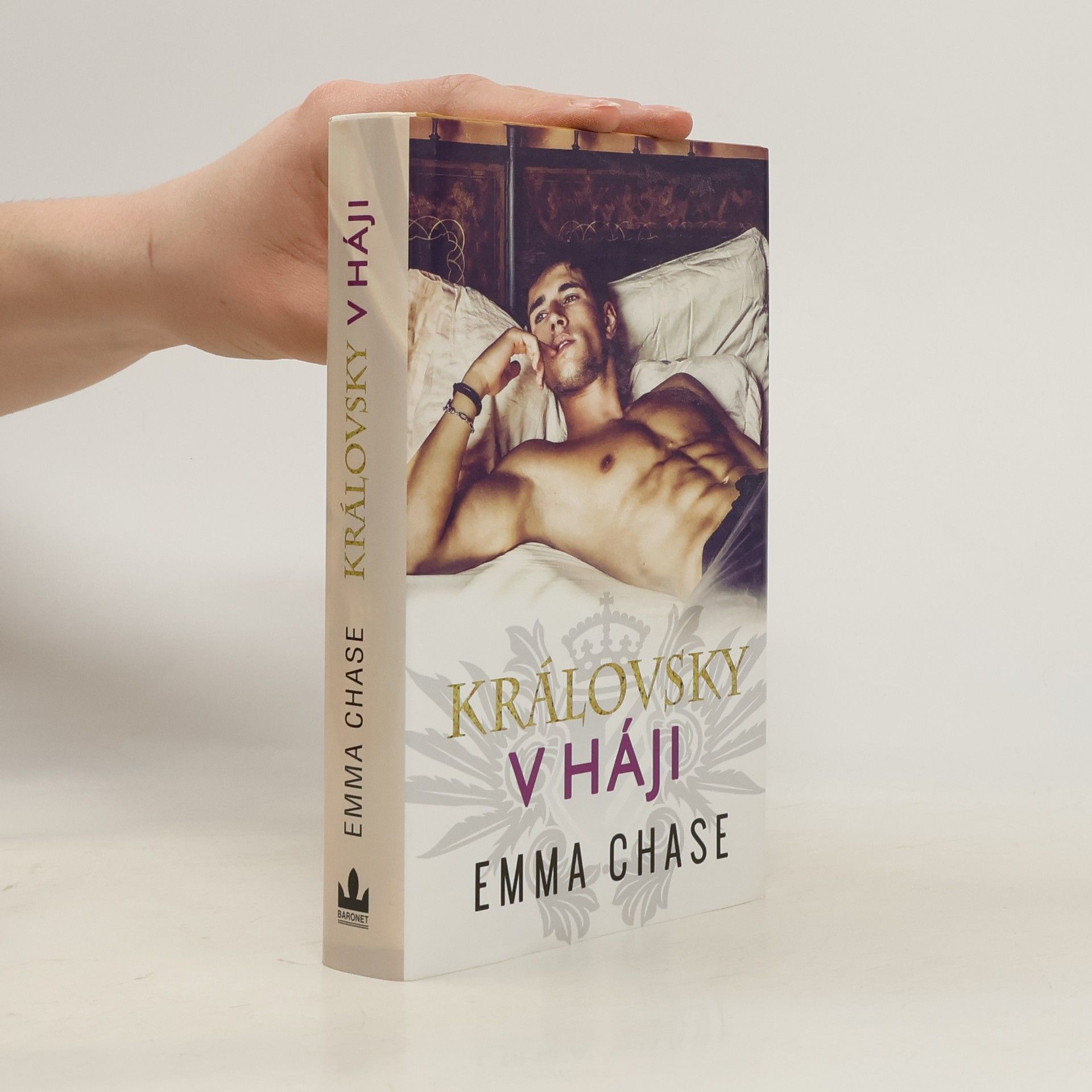 Emma Chase Královsky v háji: Royally (1)