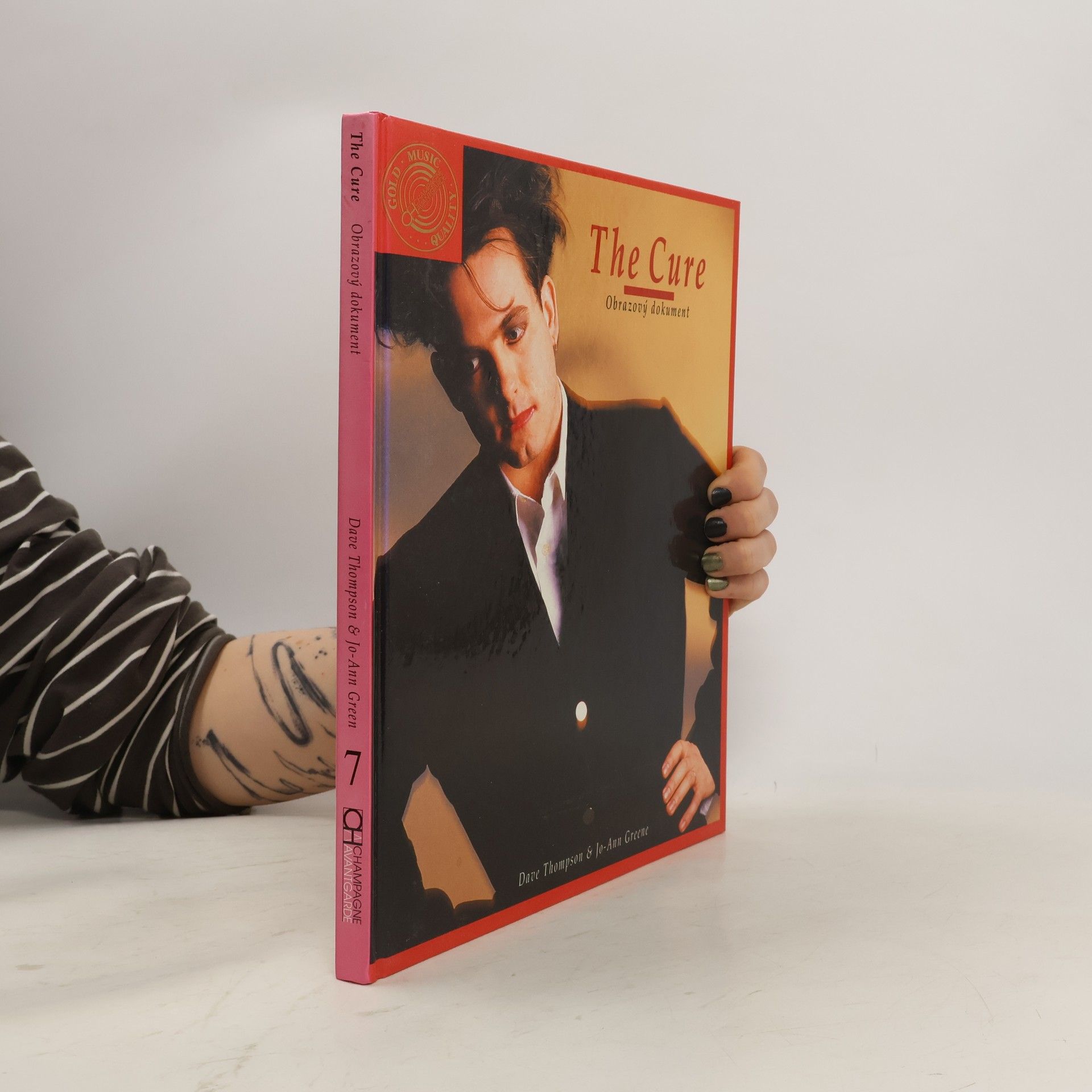 Dave Thompson The Cure: Obrazový dokument
